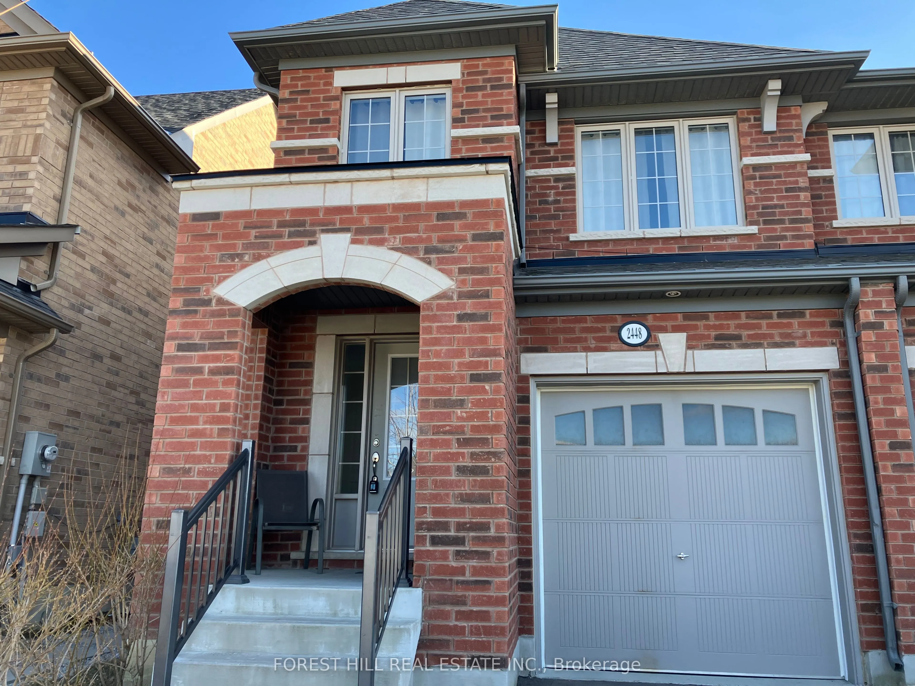 2448 Equestrian Crescent