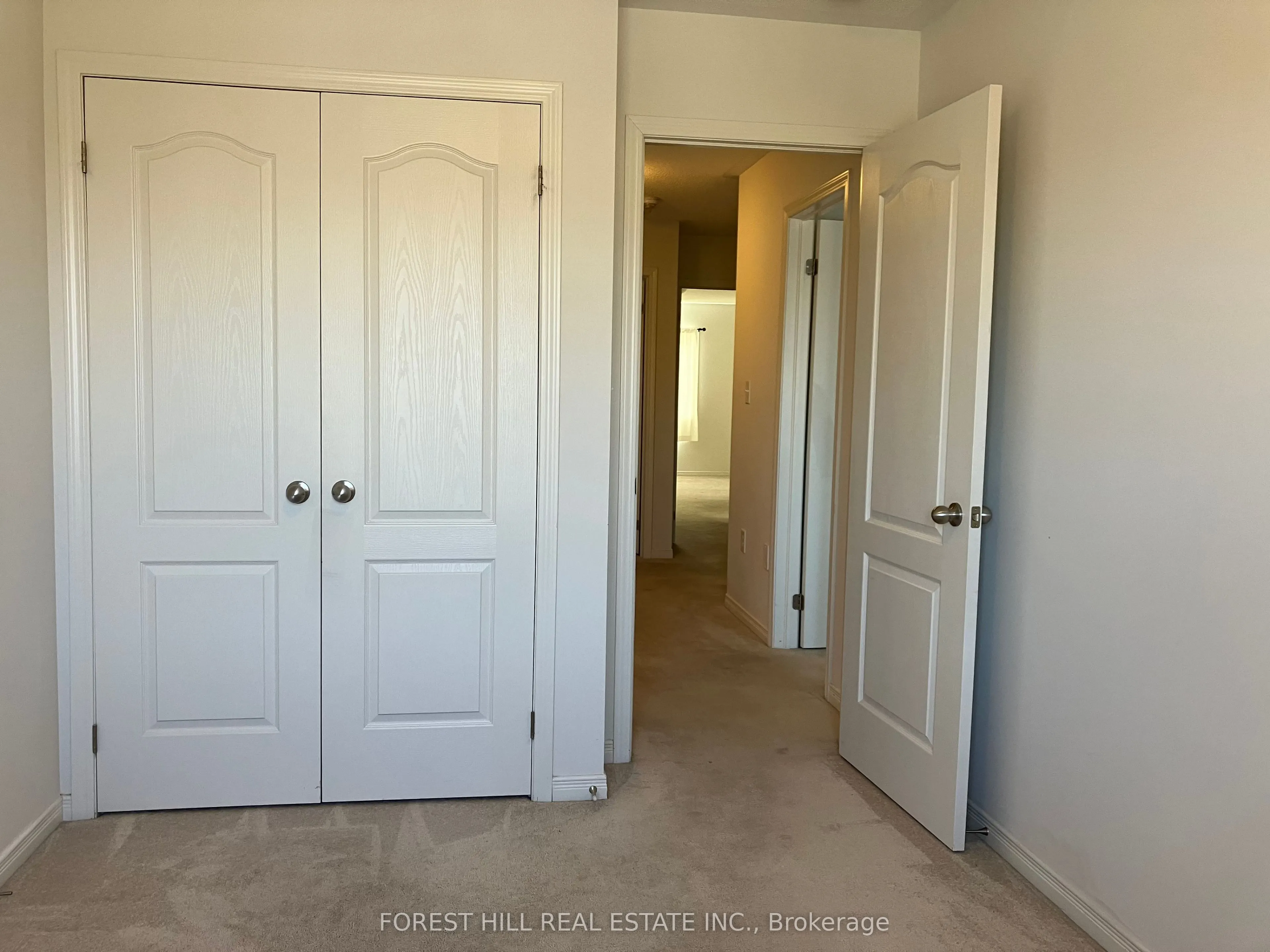 2448 Equestrian Crescent