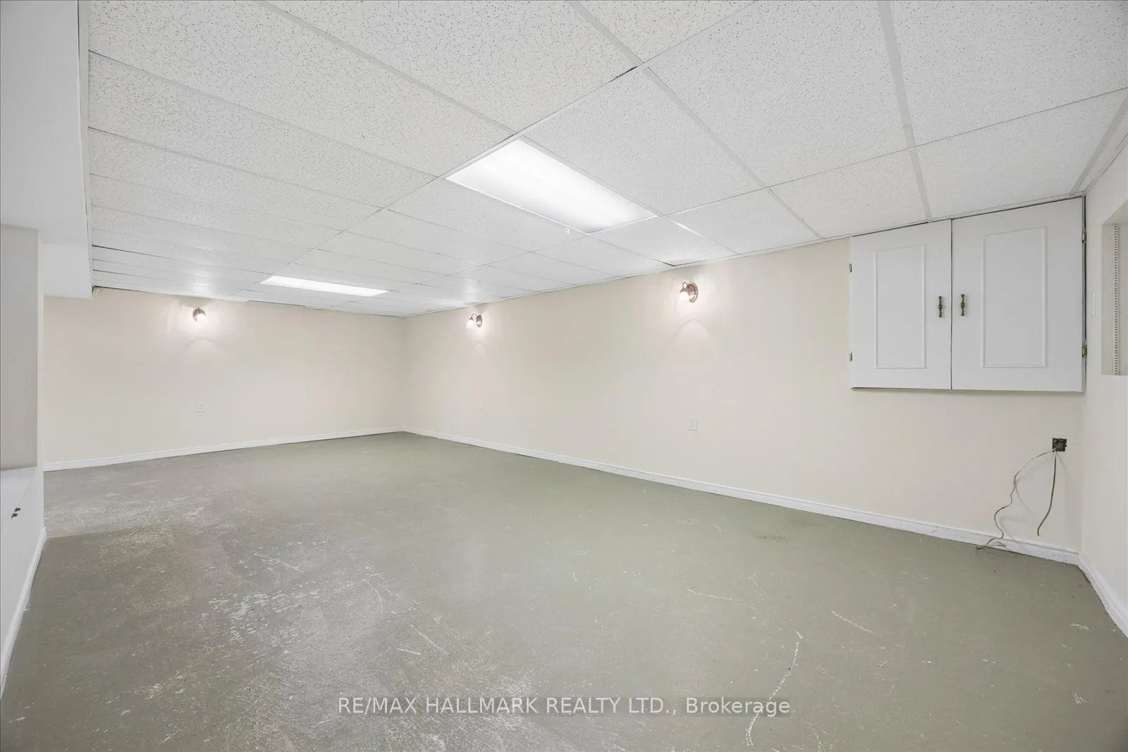 32 Valley Centre Drive