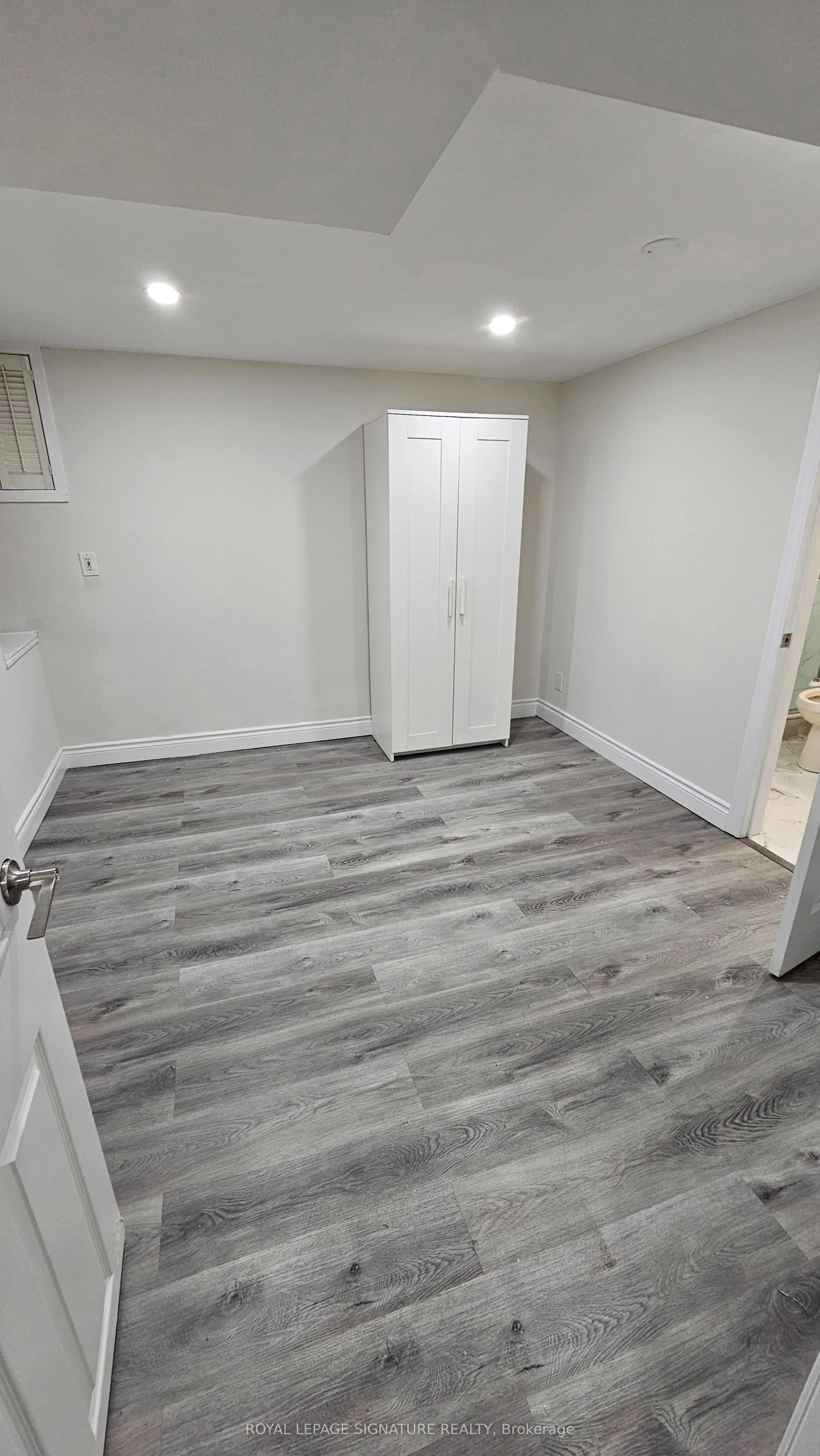 19 Starlake Drive