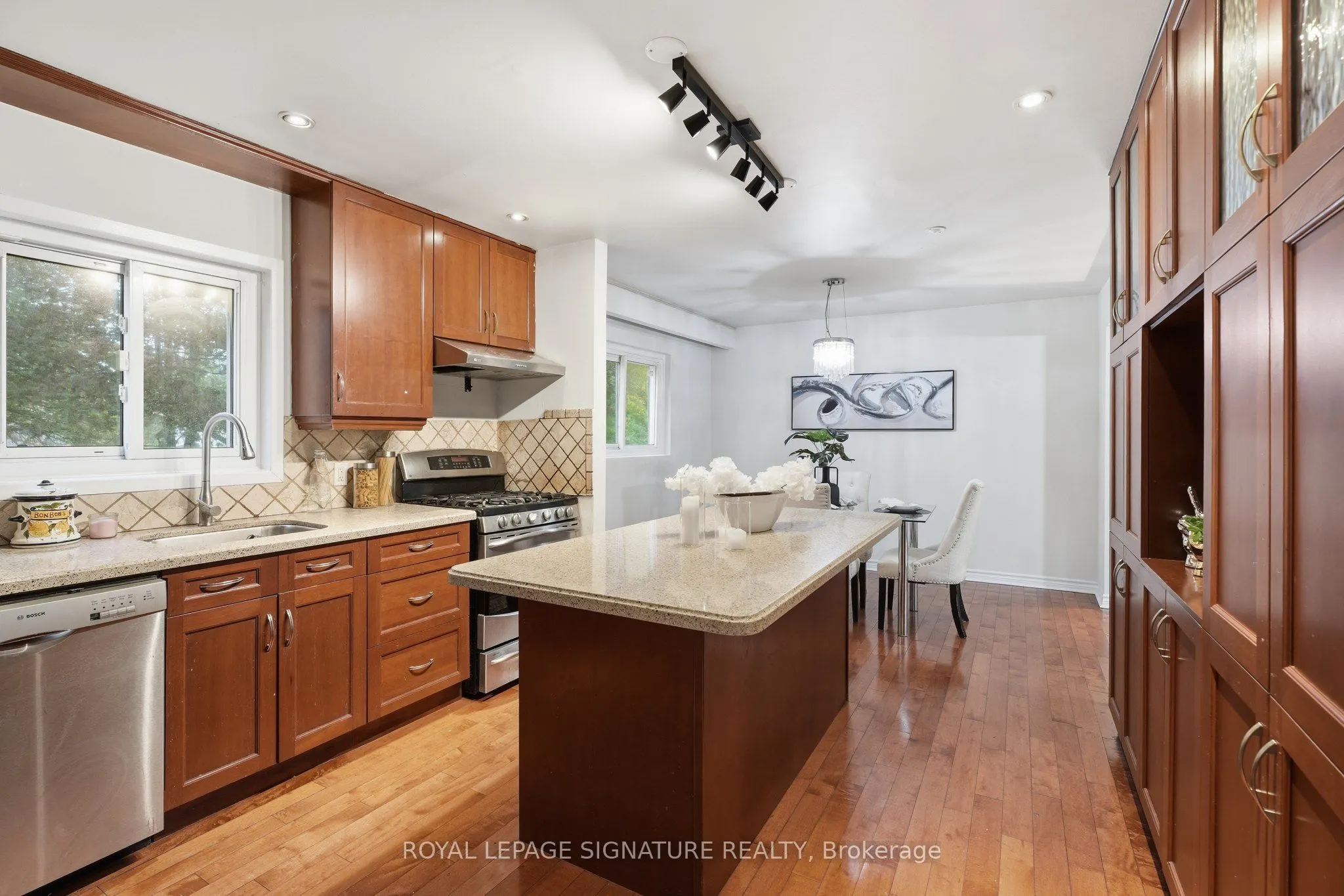 19 Starlake Drive