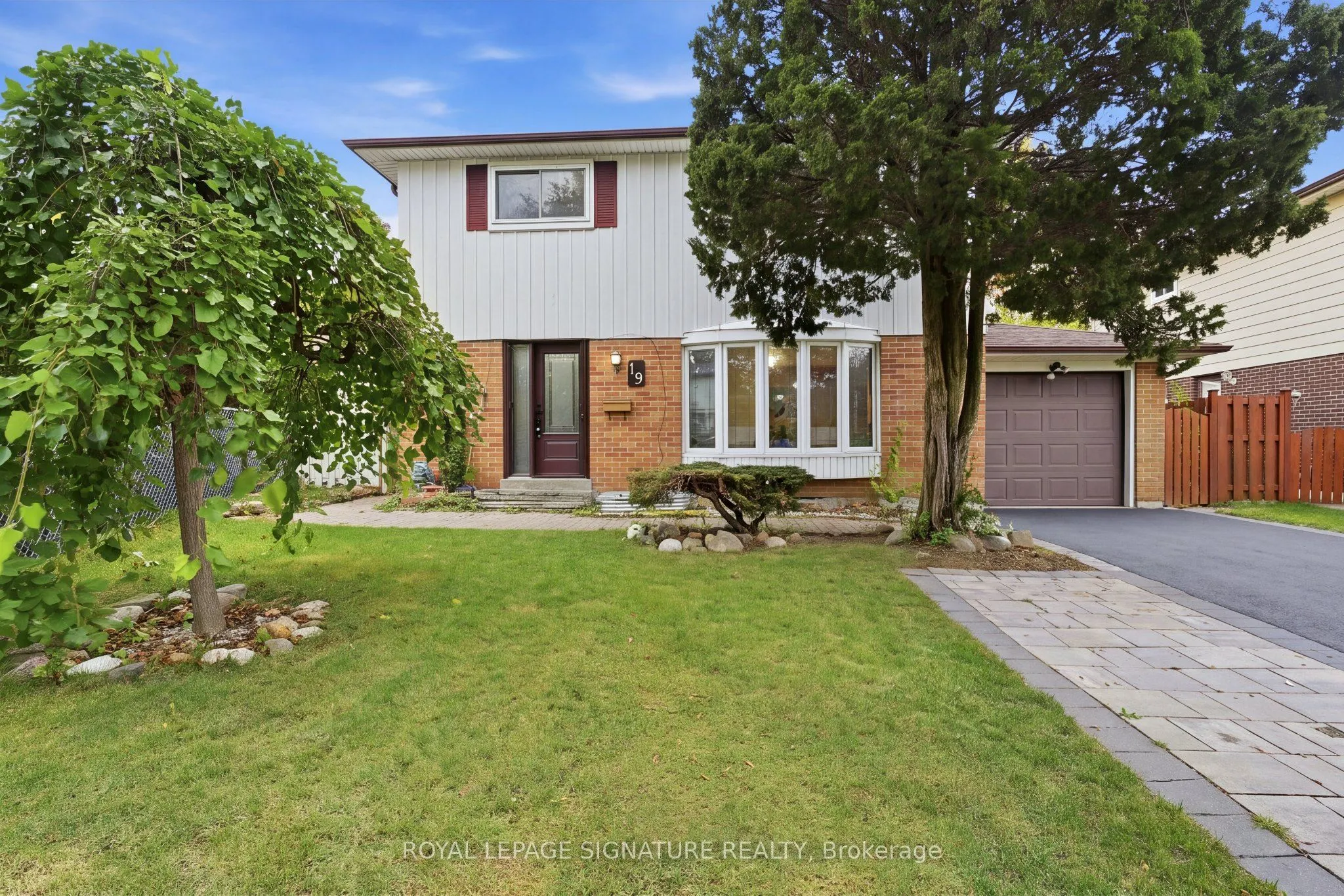 19 Starlake Drive
