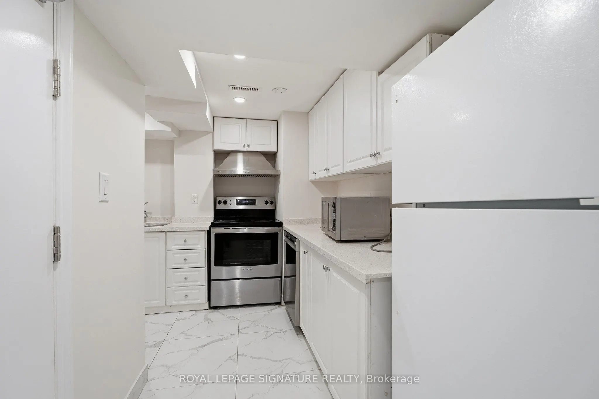 19 Starlake Drive