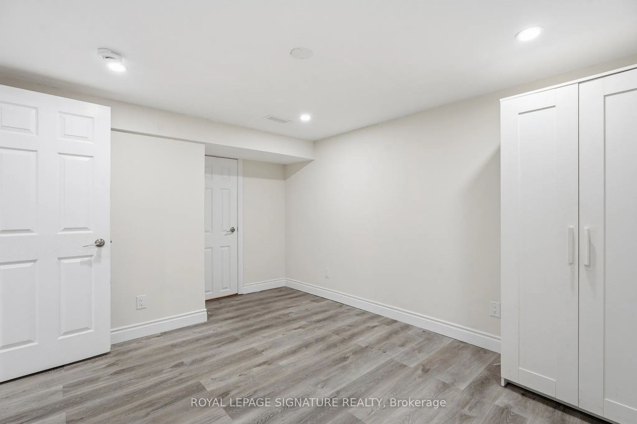 19 Starlake Drive