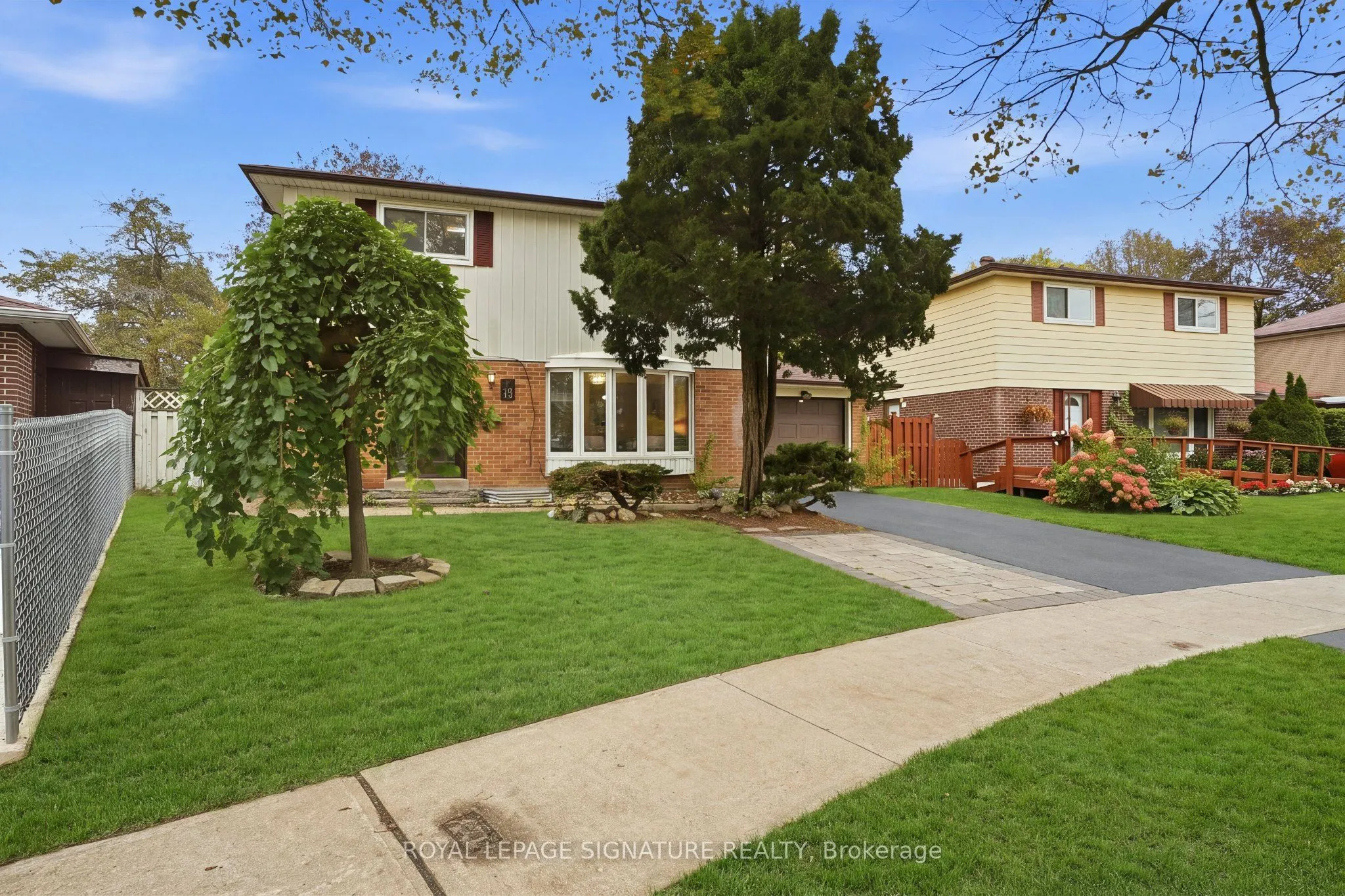 19 Starlake Drive