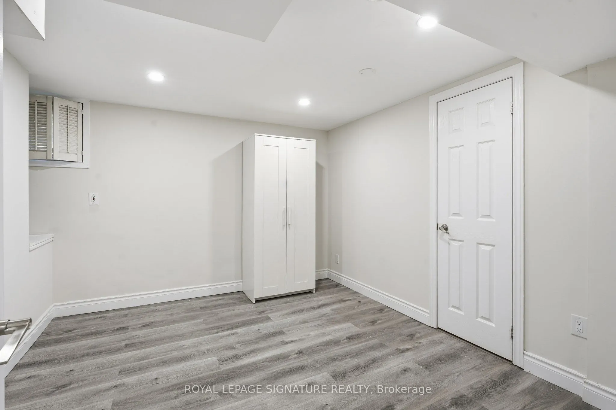 19 Starlake Drive