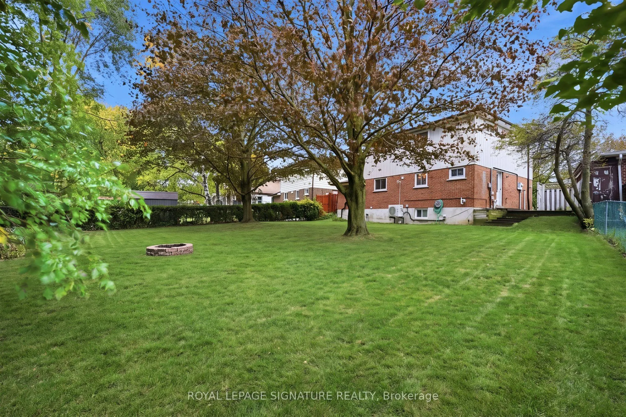 19 Starlake Drive