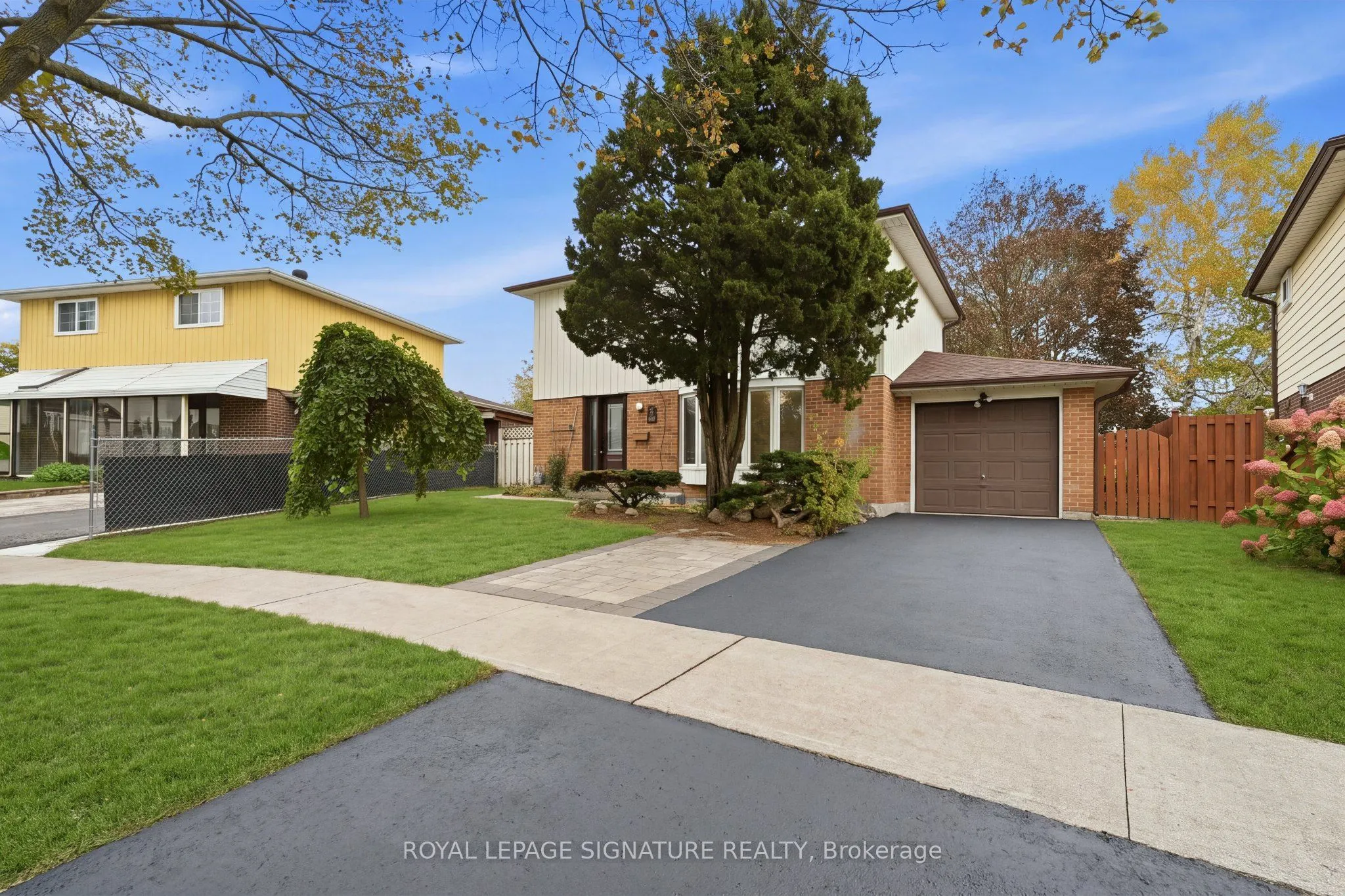 19 Starlake Drive