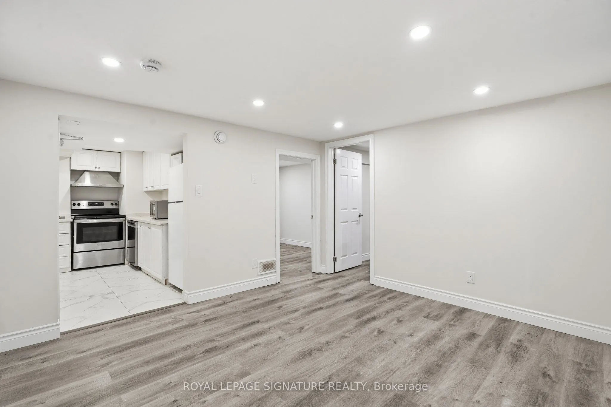 19 Starlake Drive