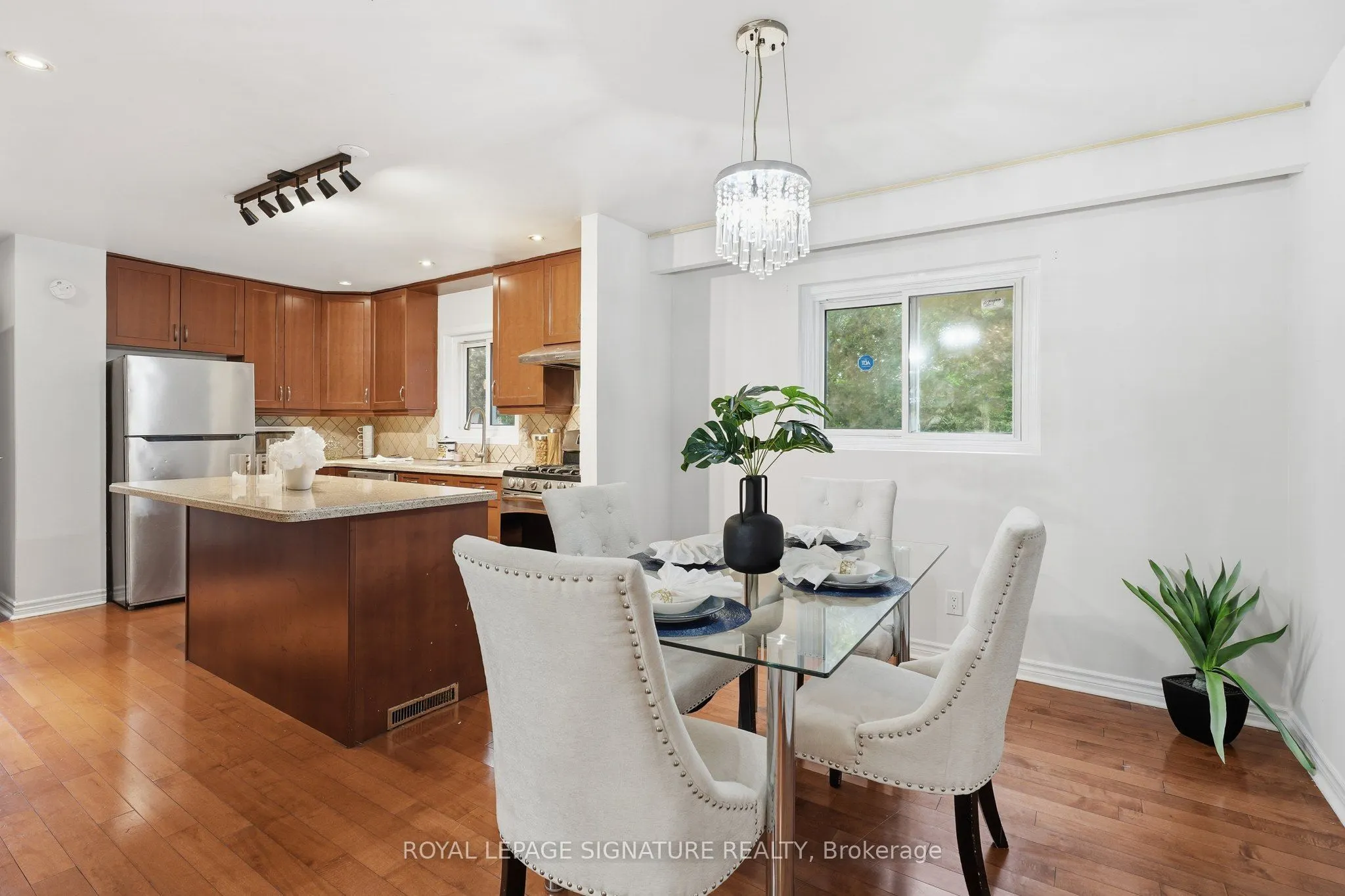 19 Starlake Drive