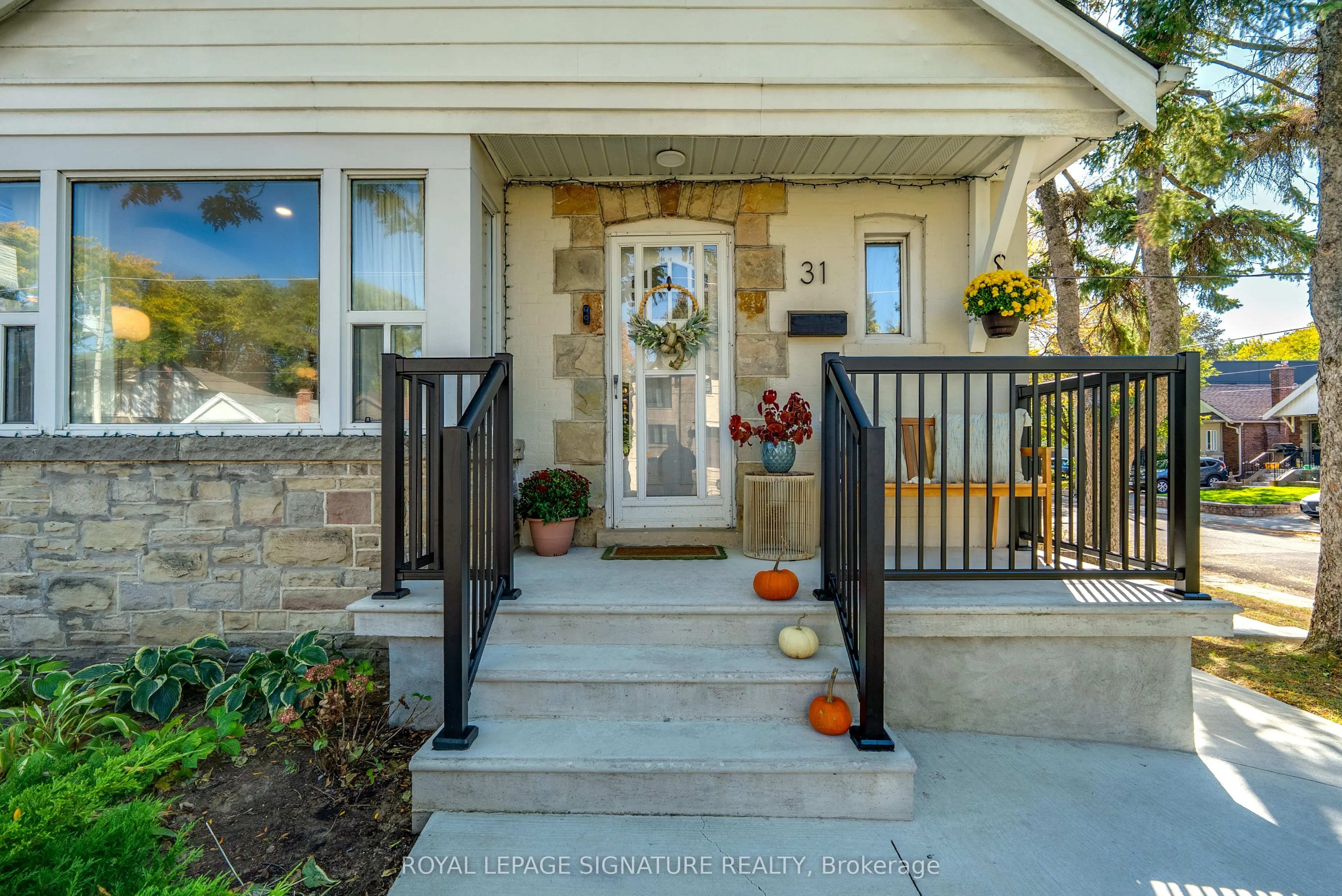 31 Davies Crescent