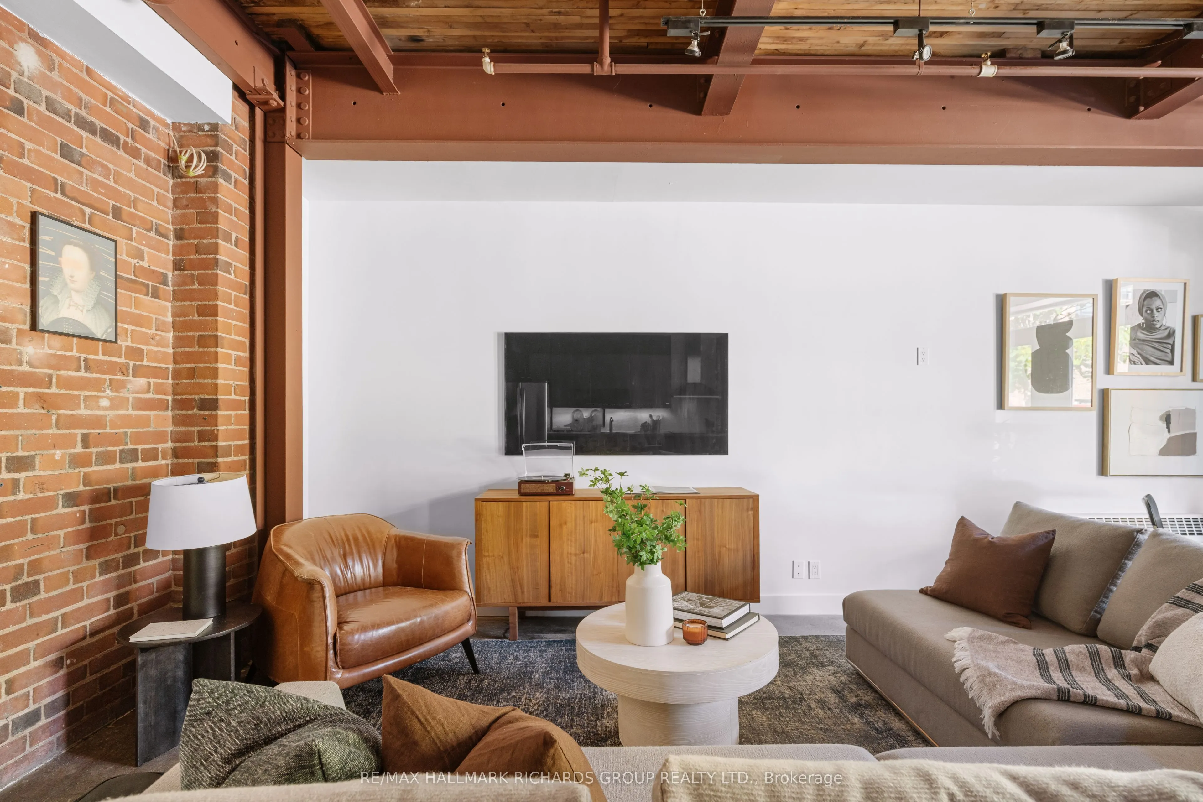 326 Carlaw Avenue #118