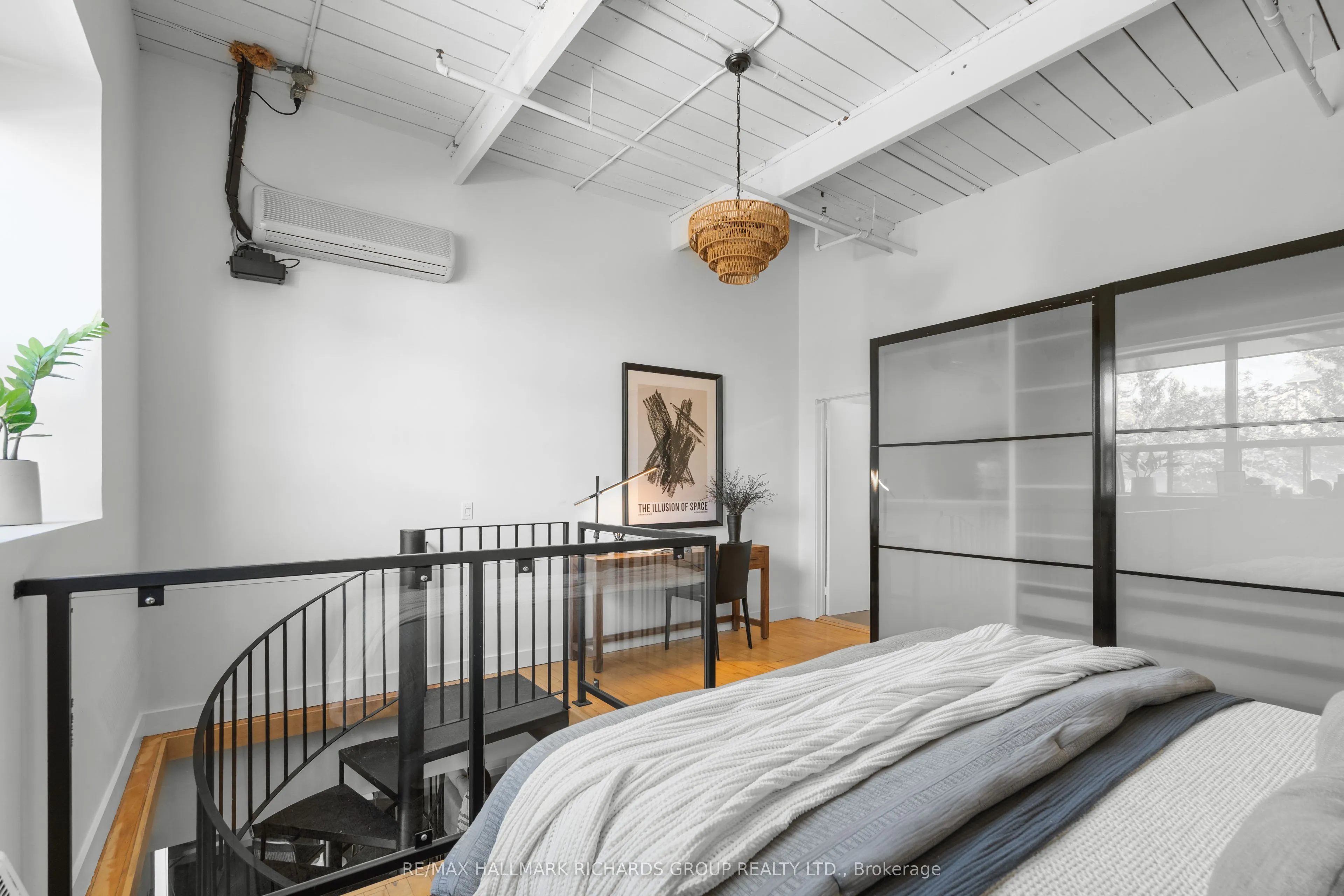 326 Carlaw Avenue #118