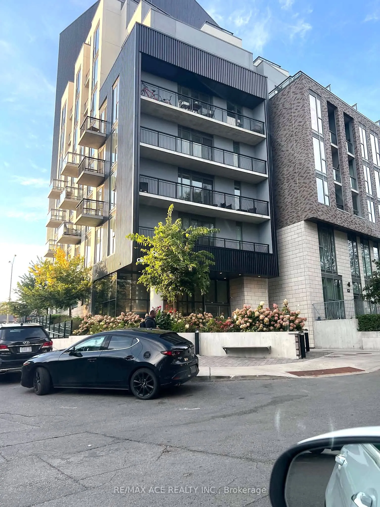 90 Glen Everest Road #402