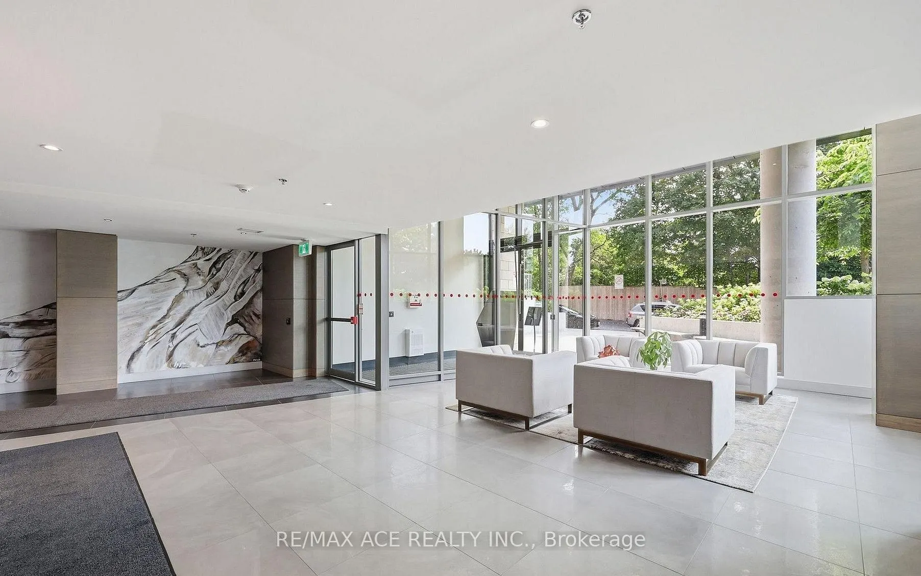 90 Glen Everest Road #402