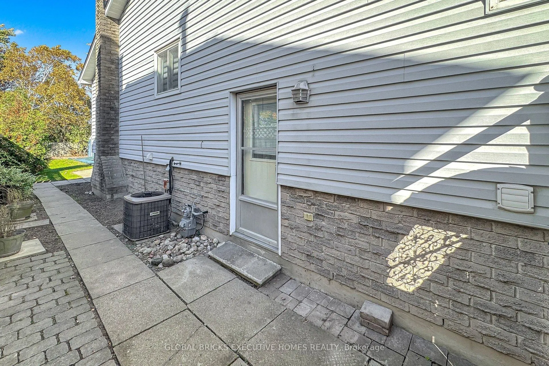 53 Goldring Drive