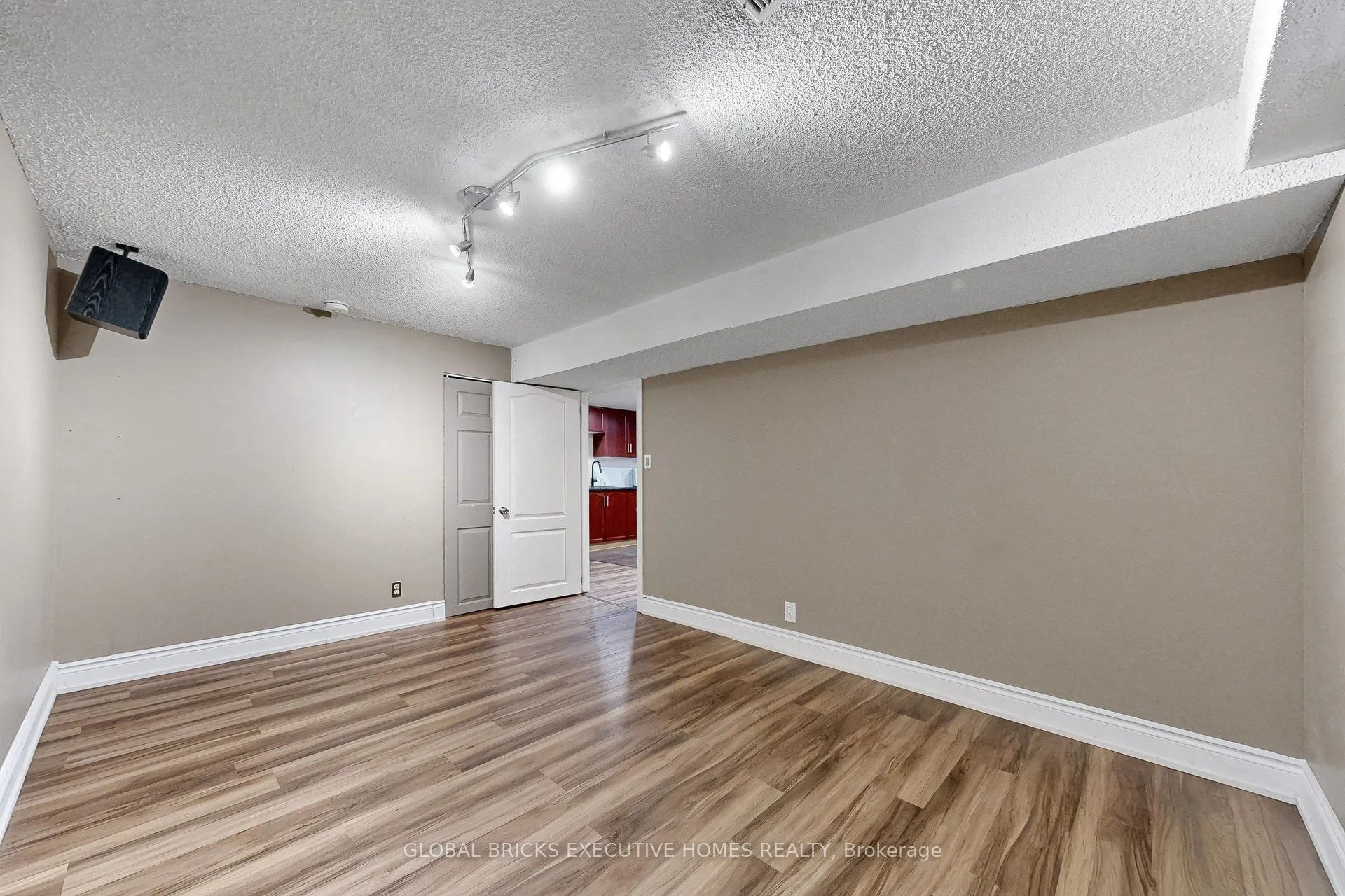 53 Goldring Drive