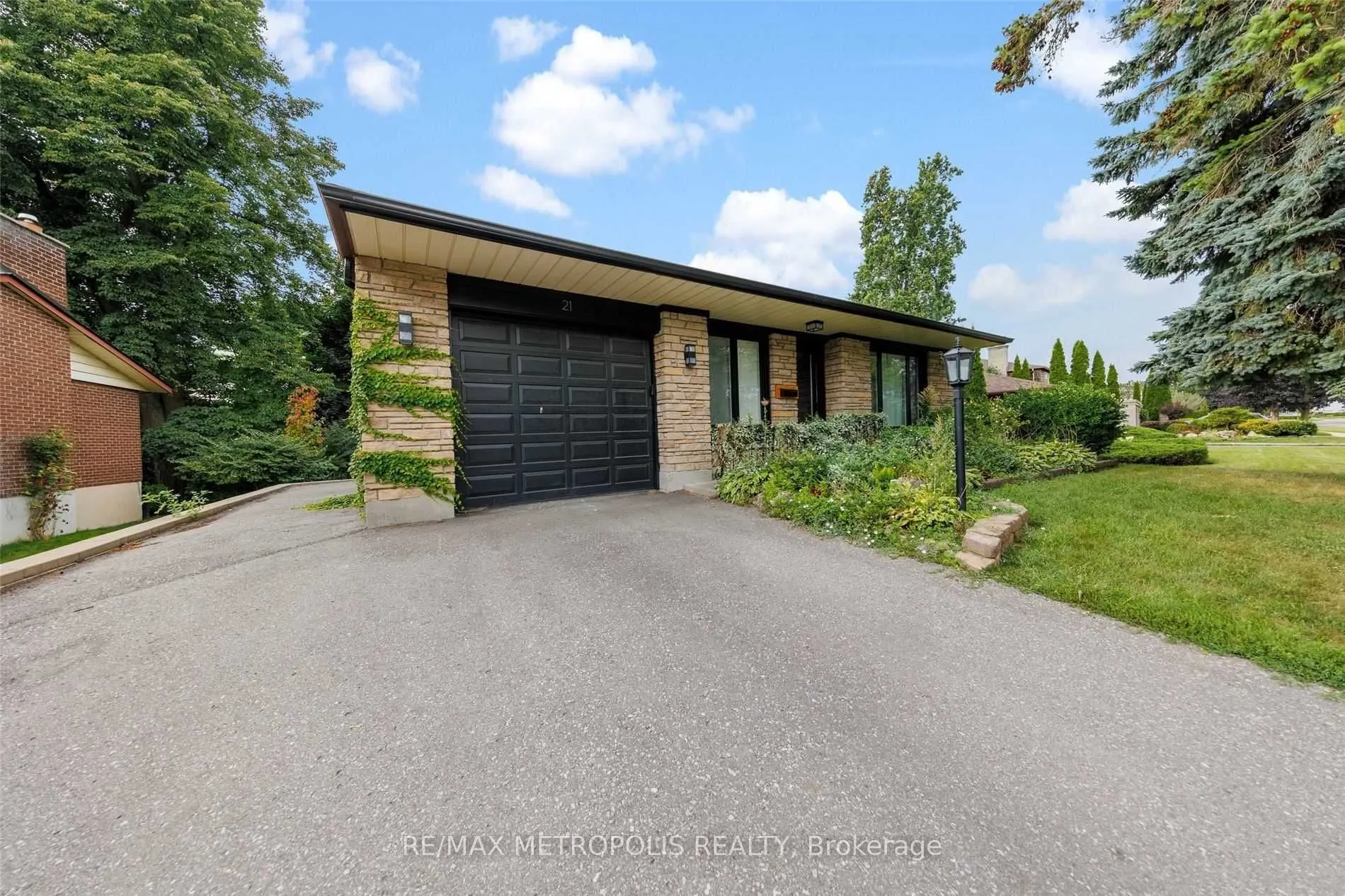 21 Hills Road #Main
