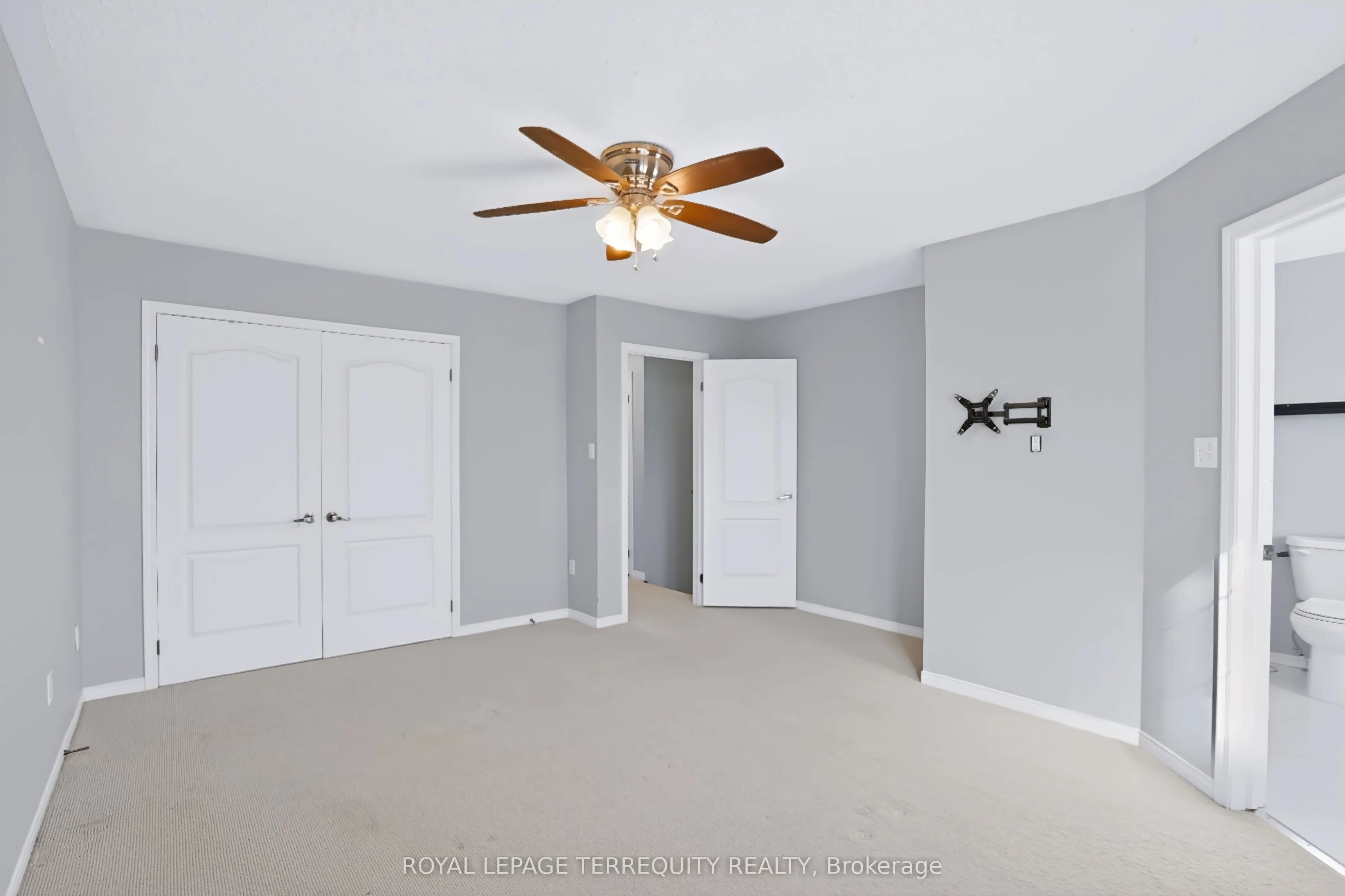 253 Sprucewood Crescent W #19
