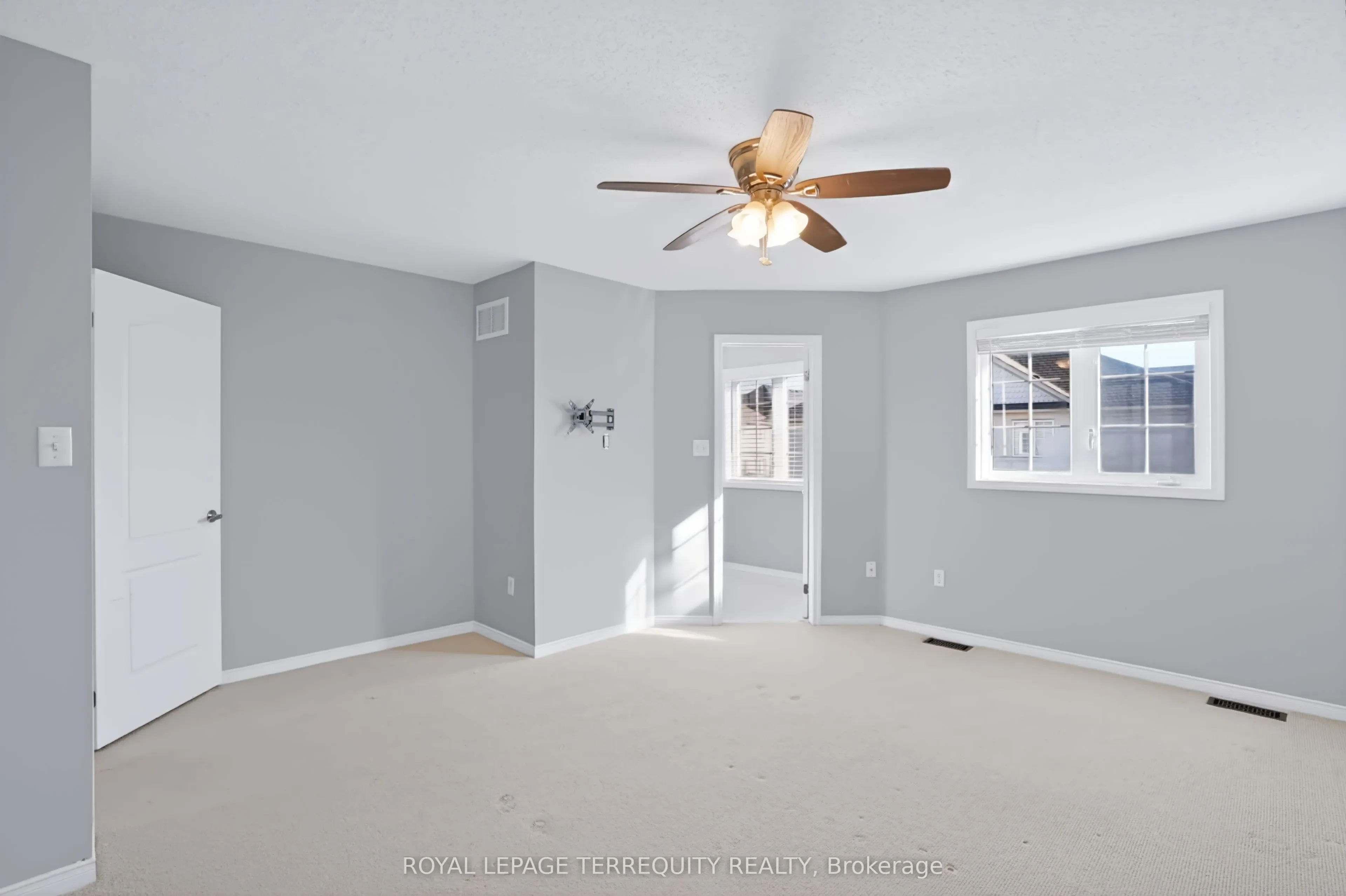 253 Sprucewood Crescent W #19
