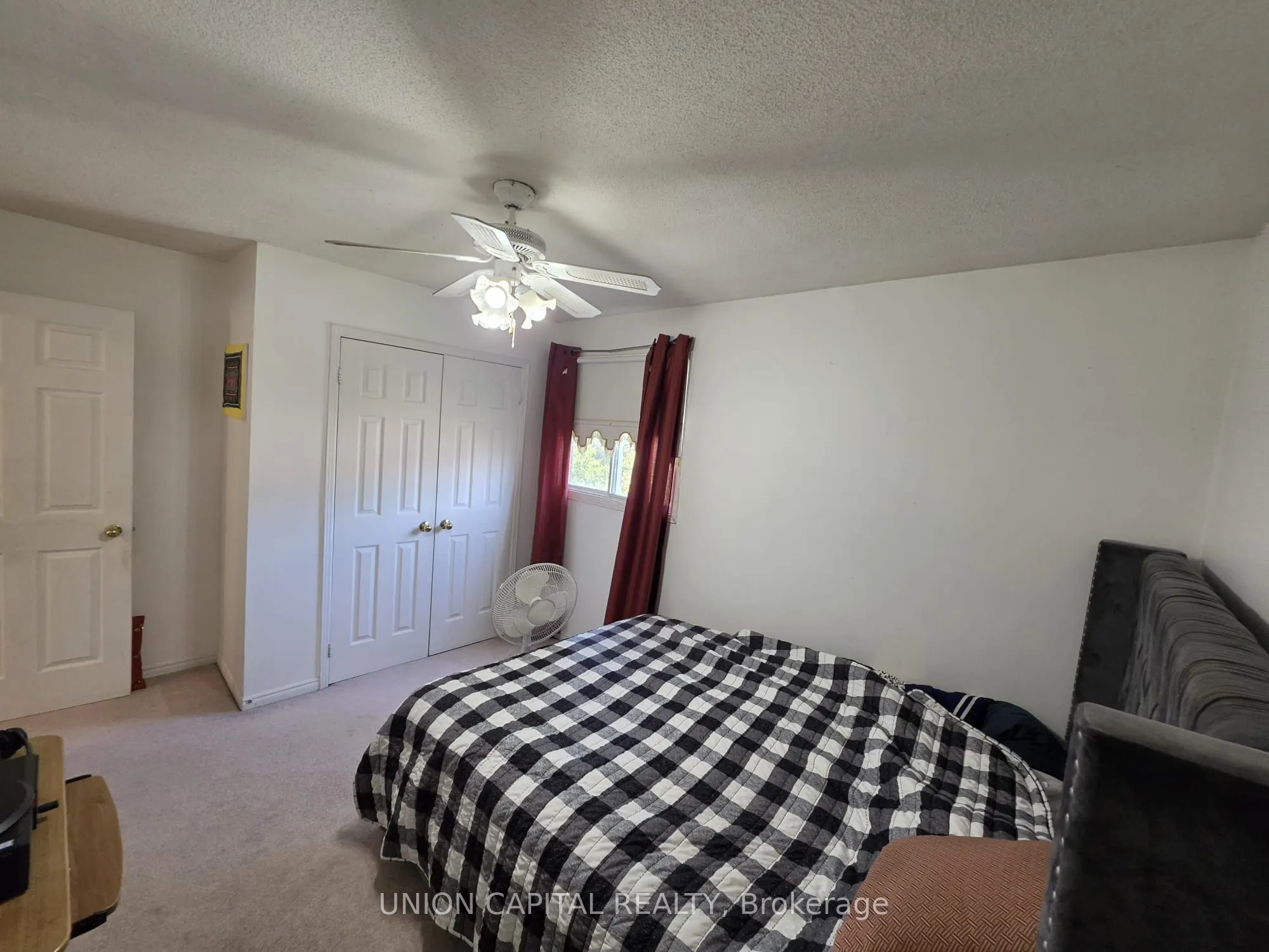 2363 Strathmore Crescent