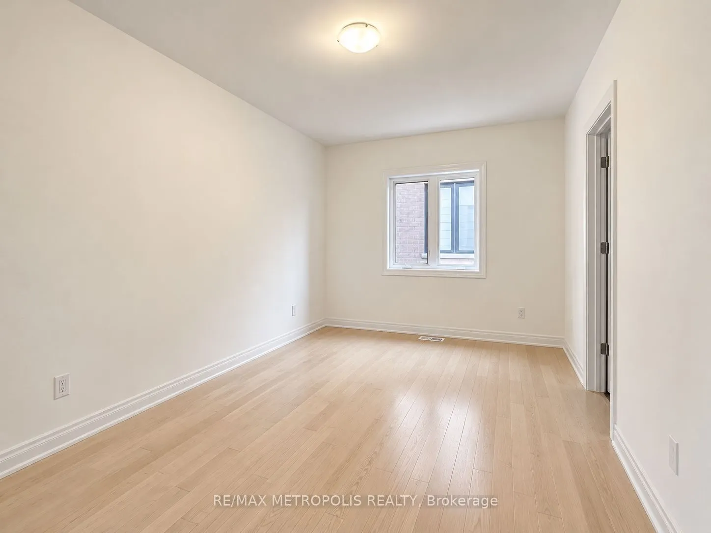 2224 Beckman Crescent