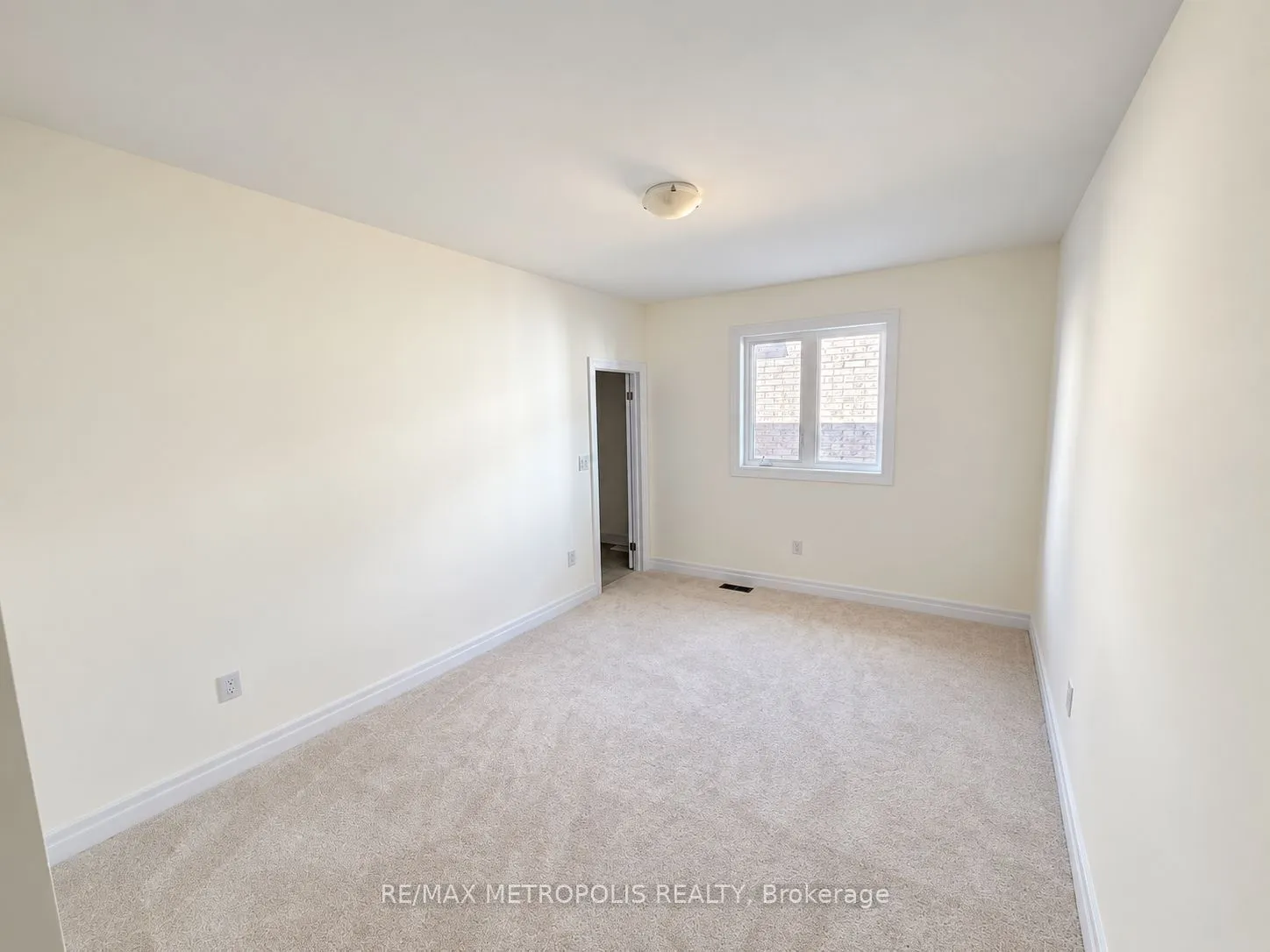 2224 Beckman Crescent