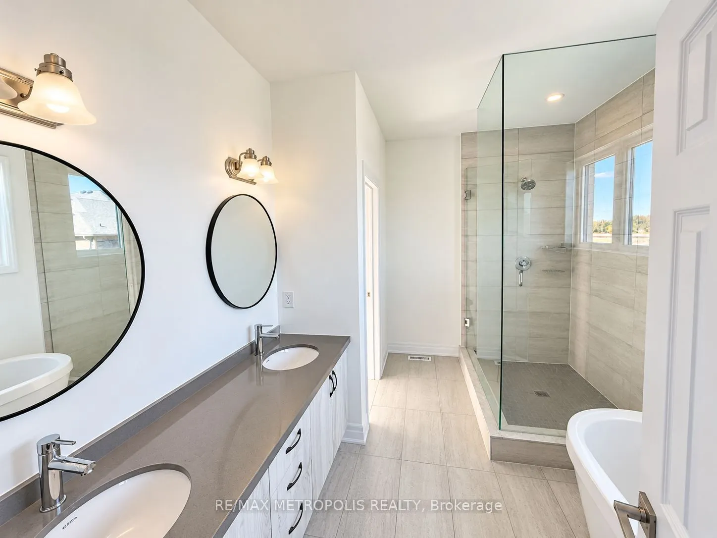 2224 Beckman Crescent