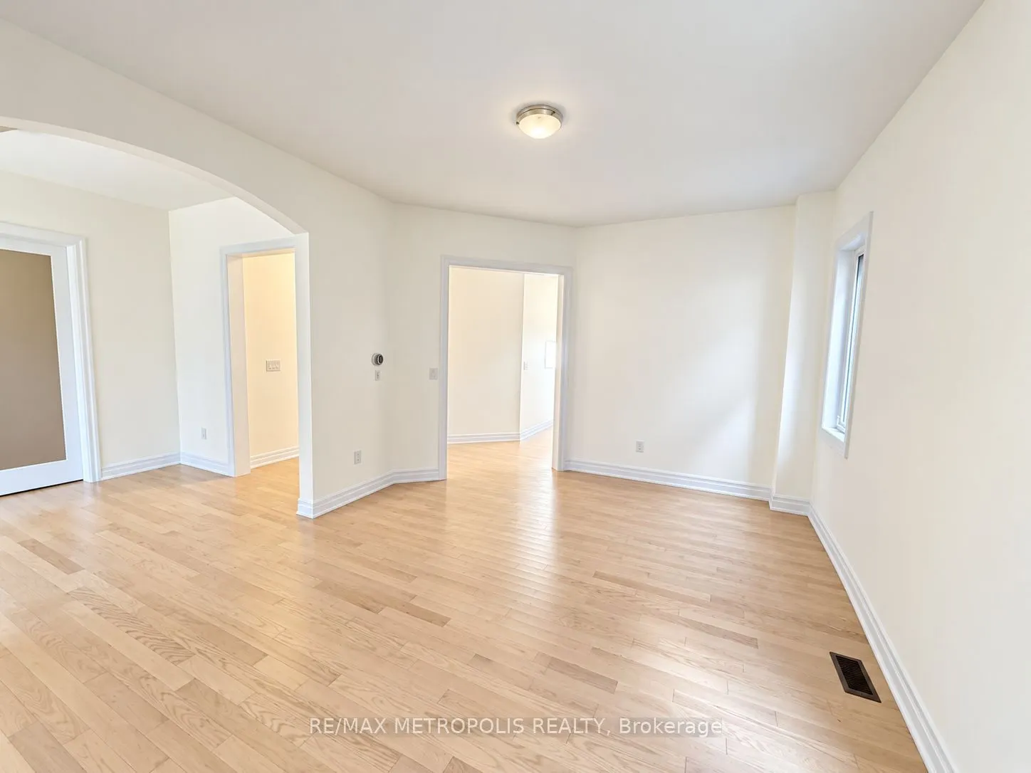 2224 Beckman Crescent
