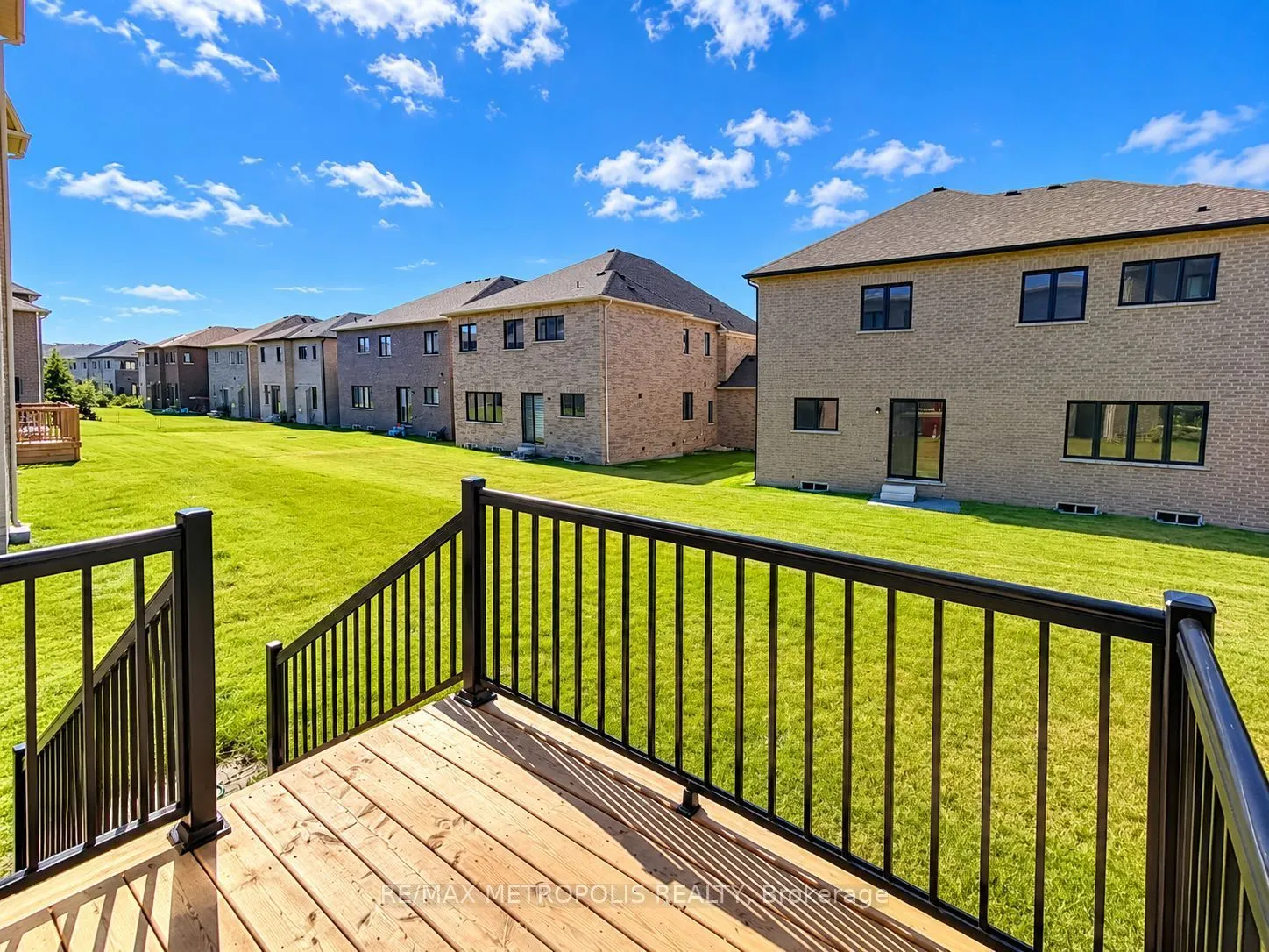 2224 Beckman Crescent