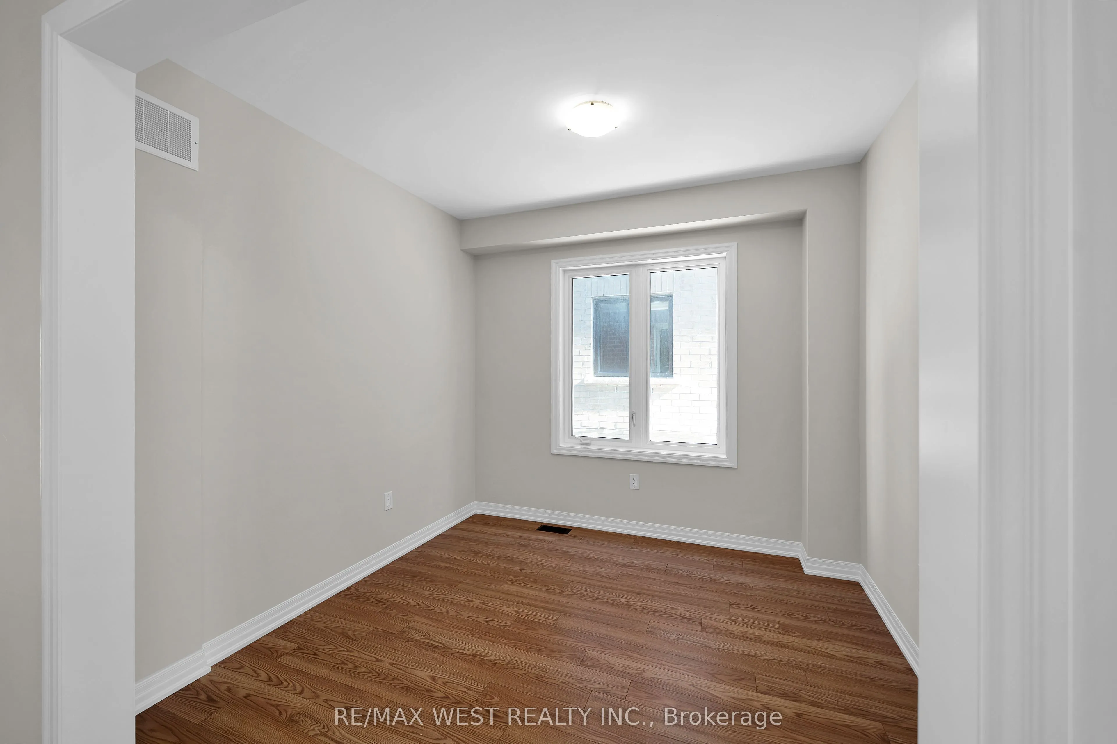 51 Northrop Avenue