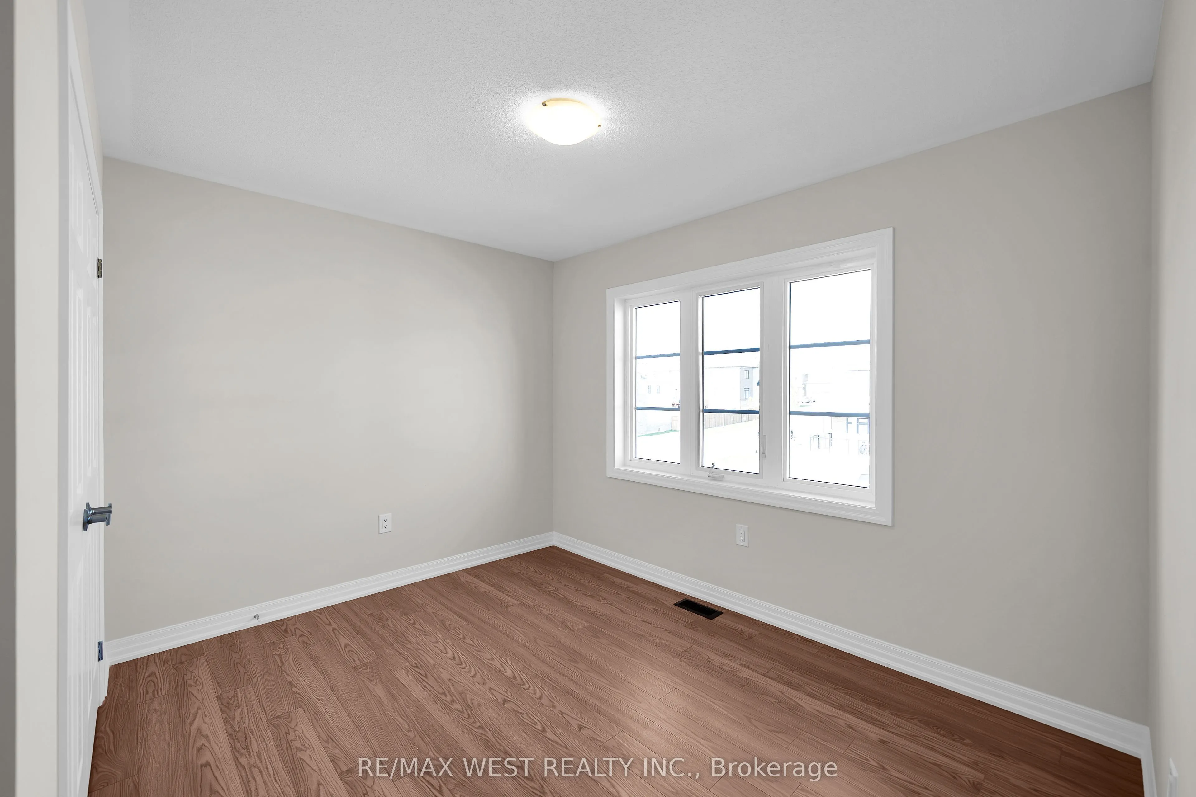 51 Northrop Avenue