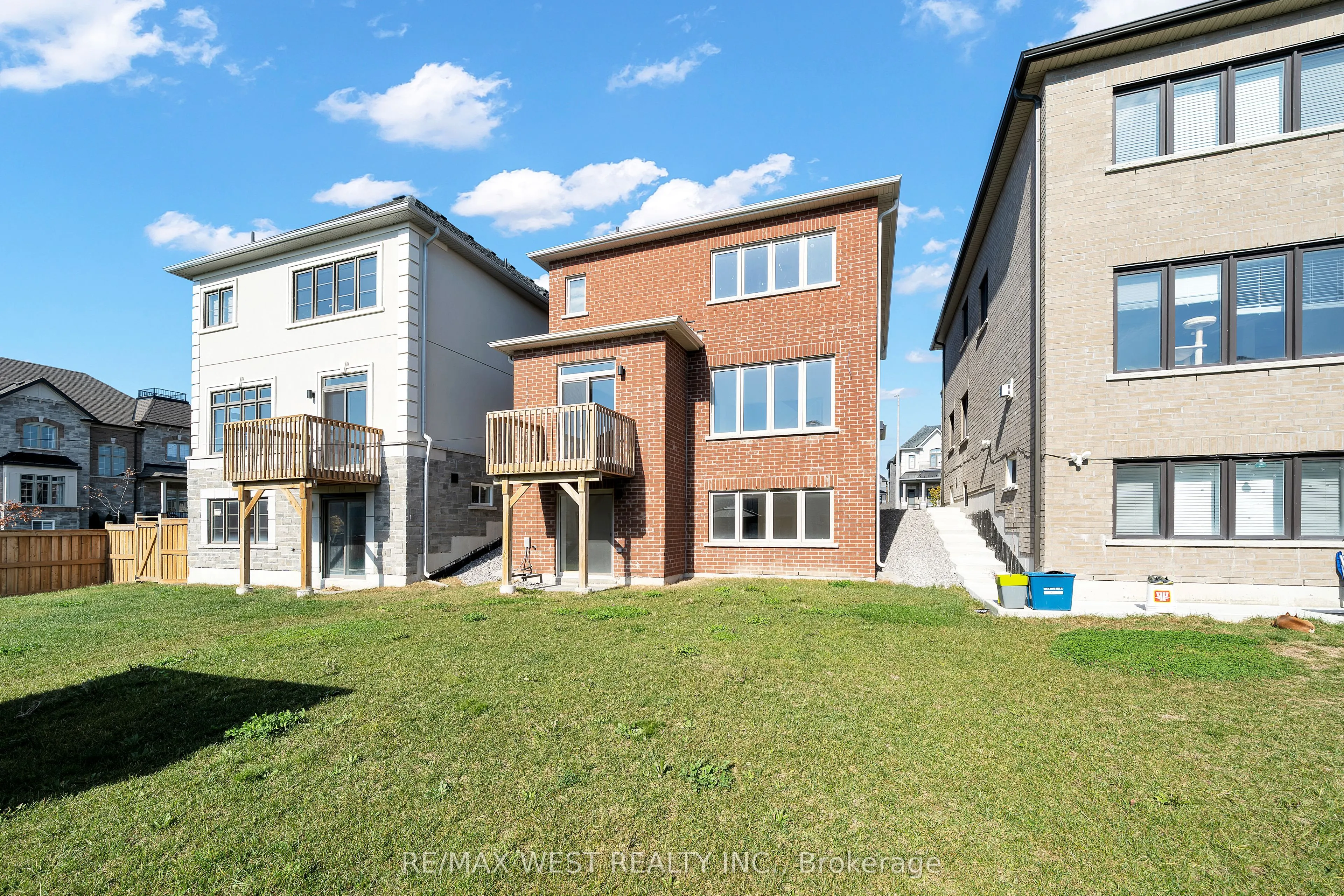 51 Northrop Avenue