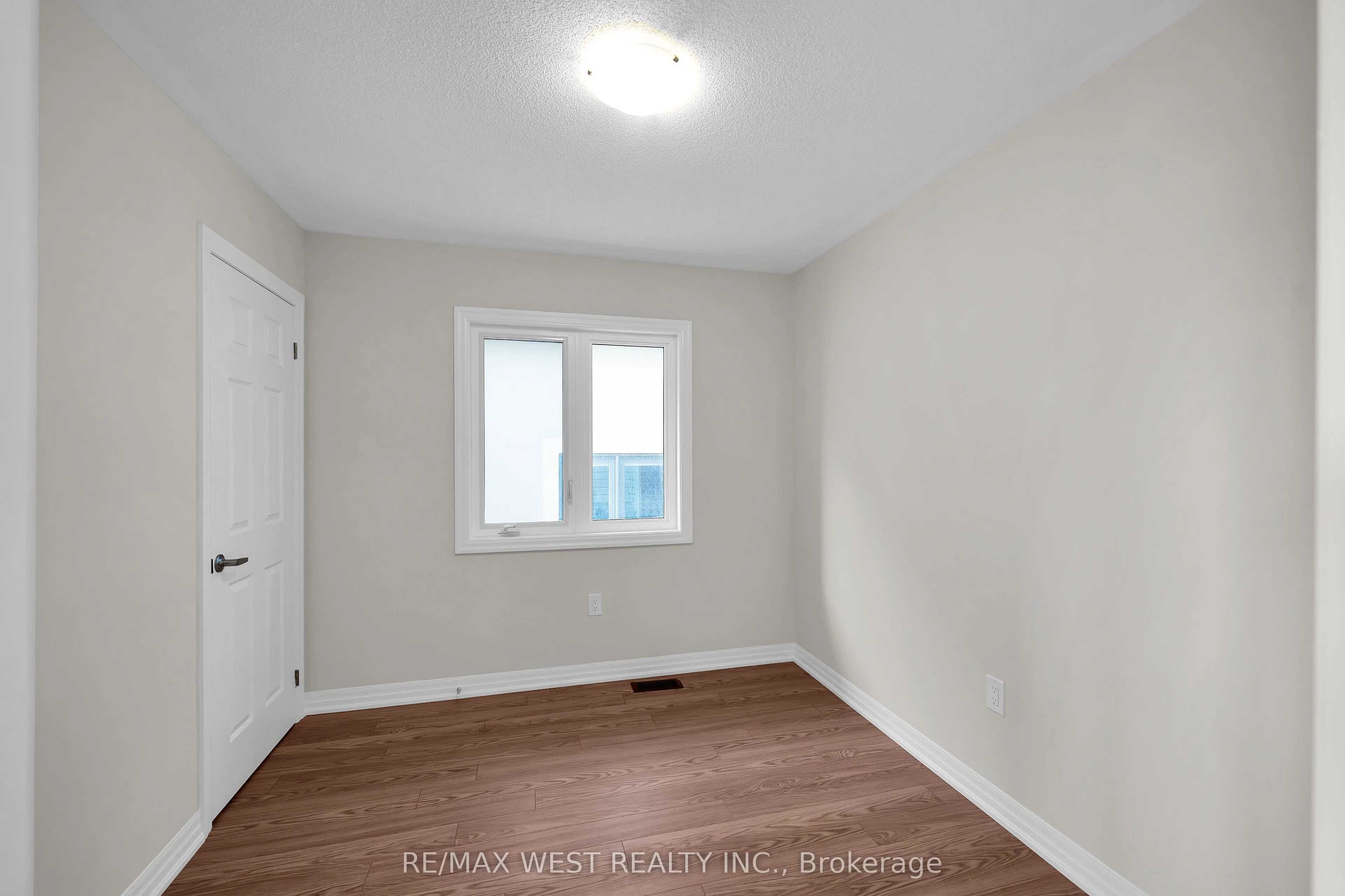 51 Northrop Avenue