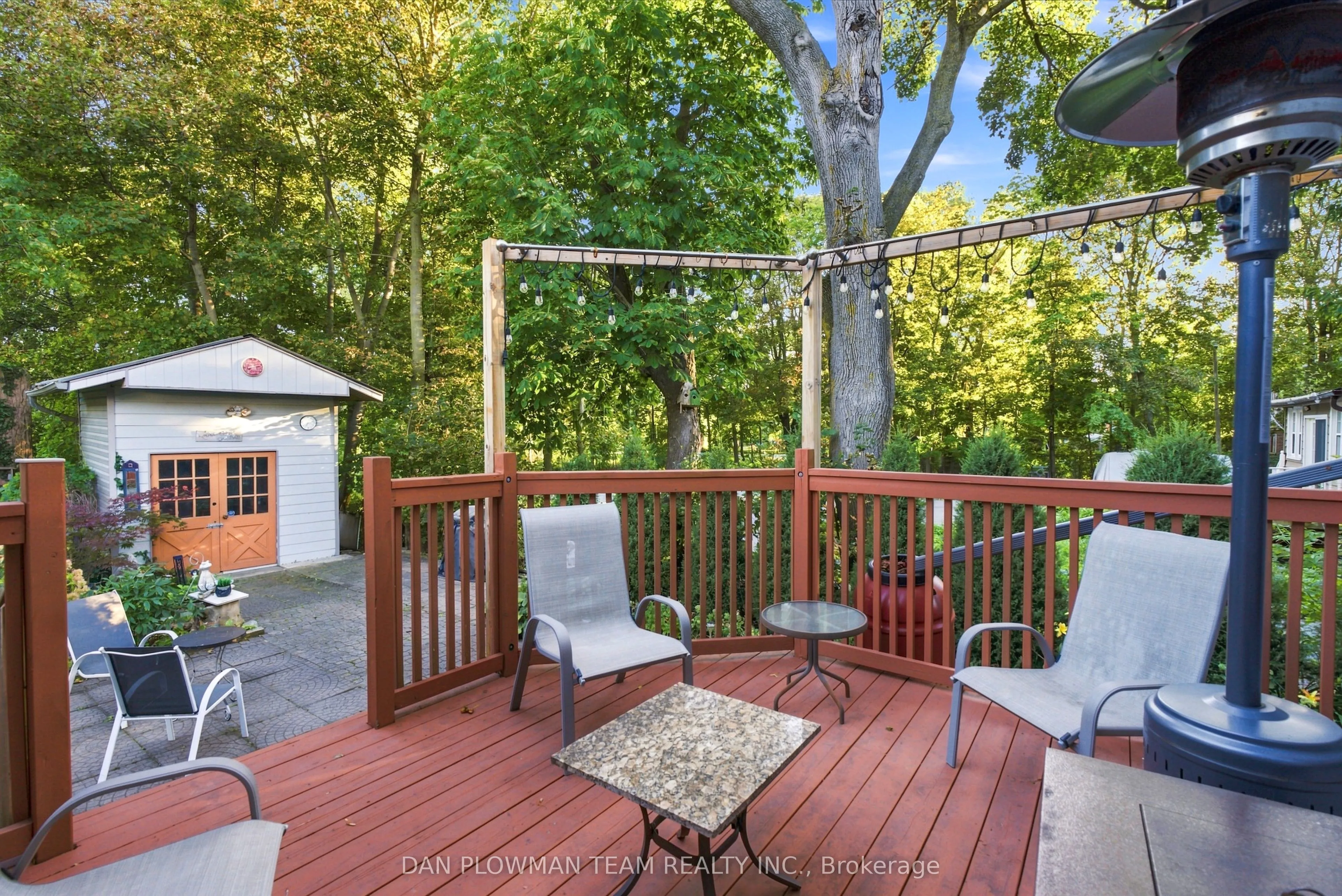 519 Kingston Road W