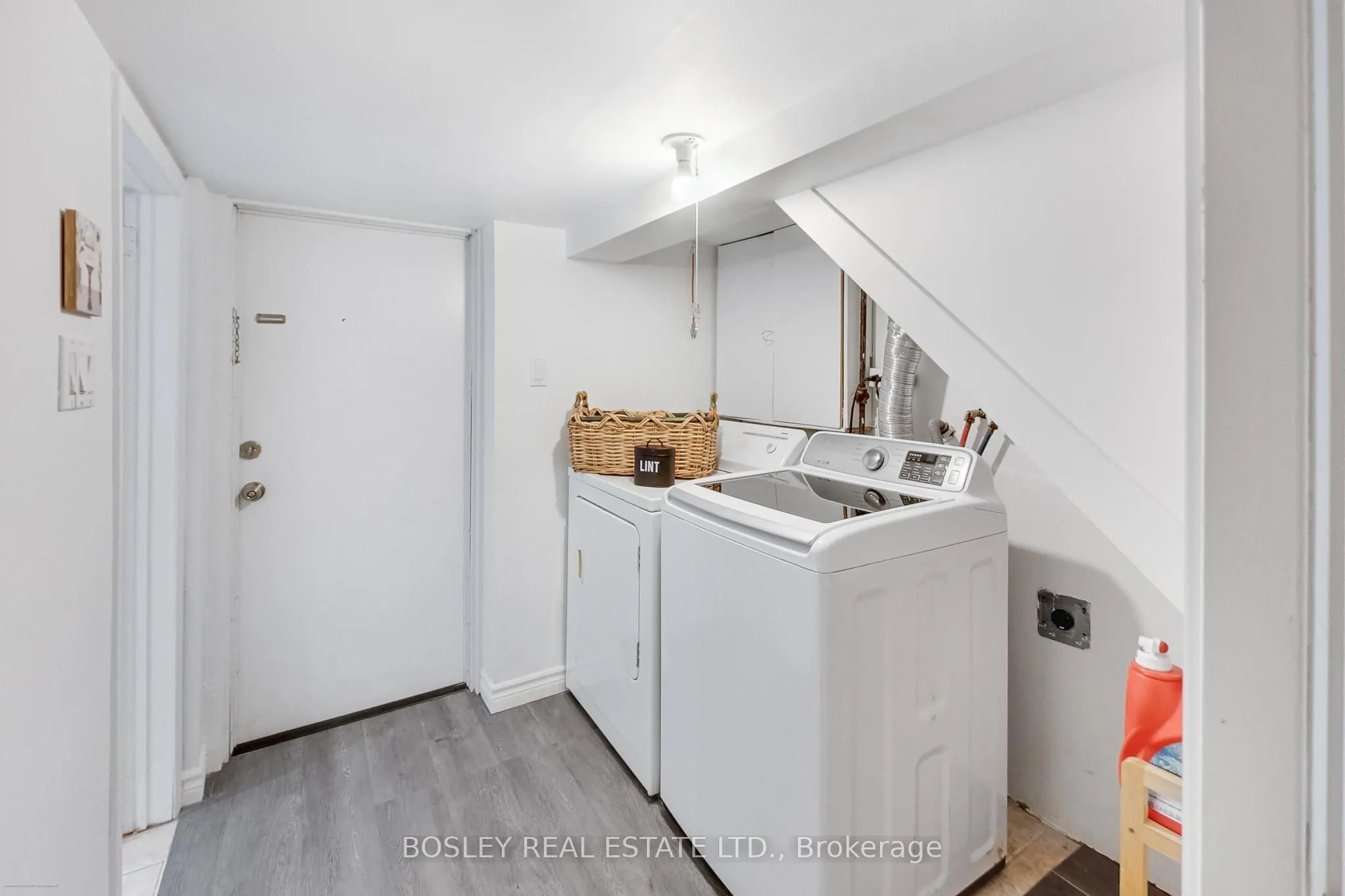 97 Oakcrest Avenue