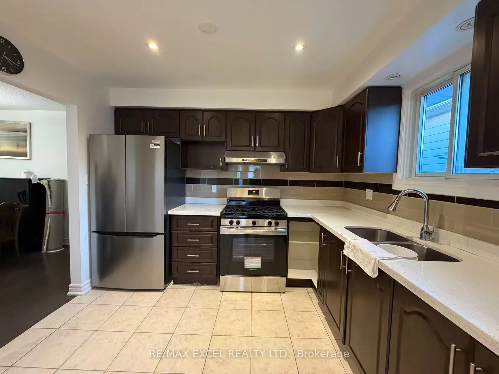 4 Lawnmere Crescent #Main Level