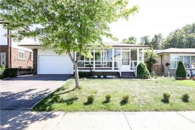 4 Lawnmere Crescent #Main Level