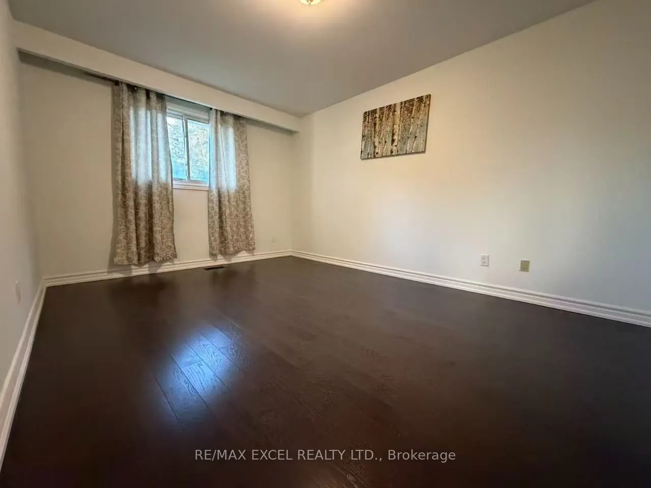 4 Lawnmere Crescent #Main Level