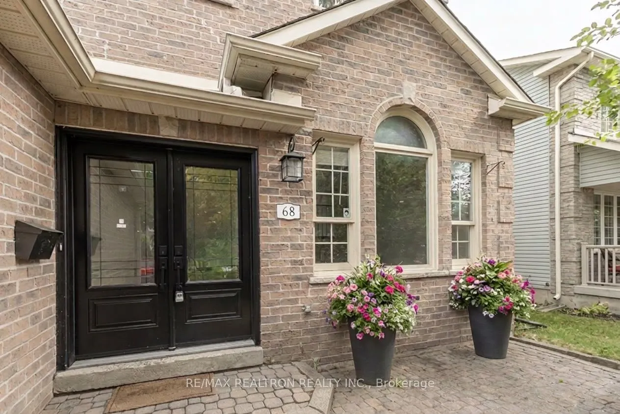 68 Flint Crescent