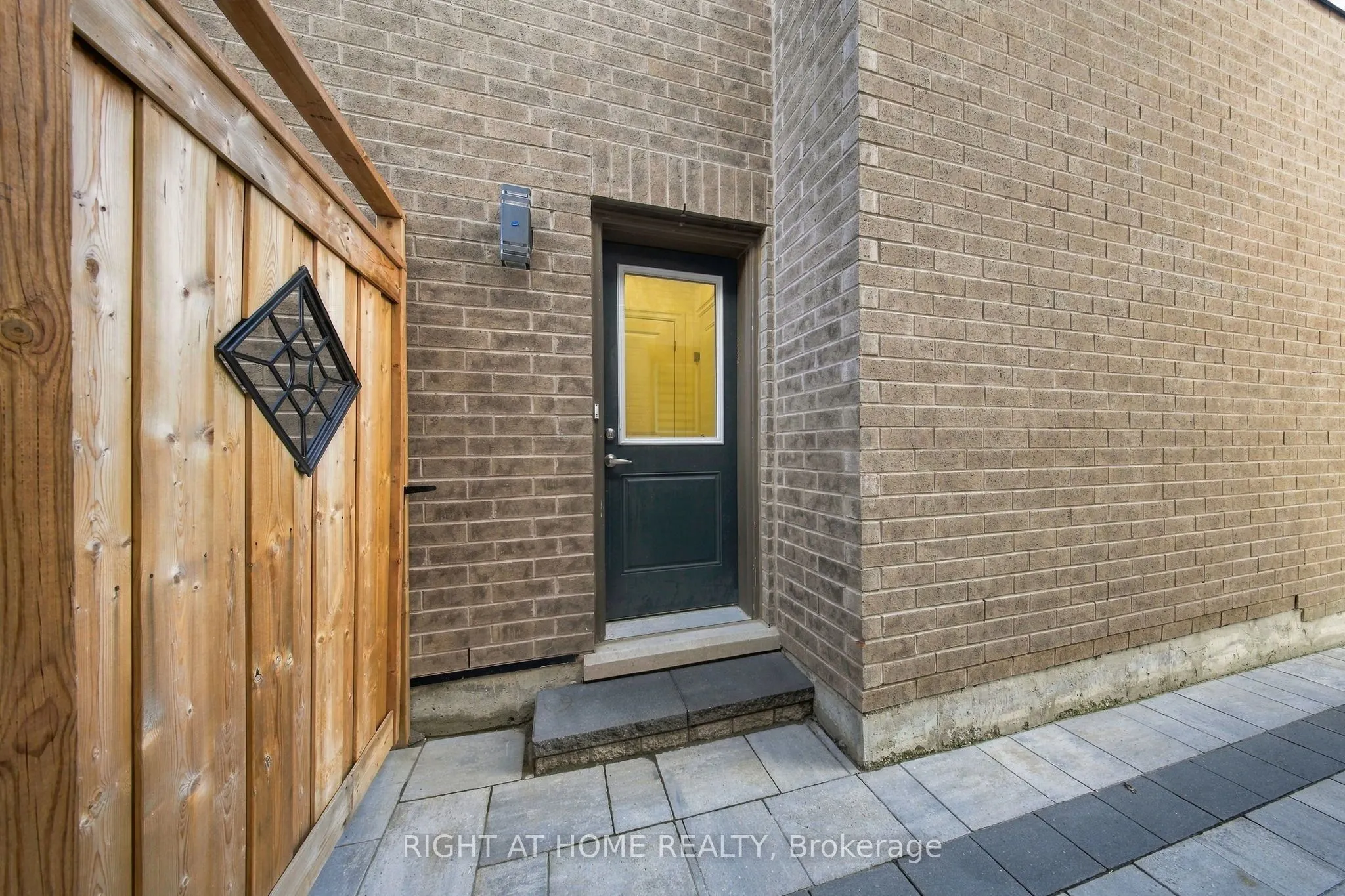 15 Ronald Street