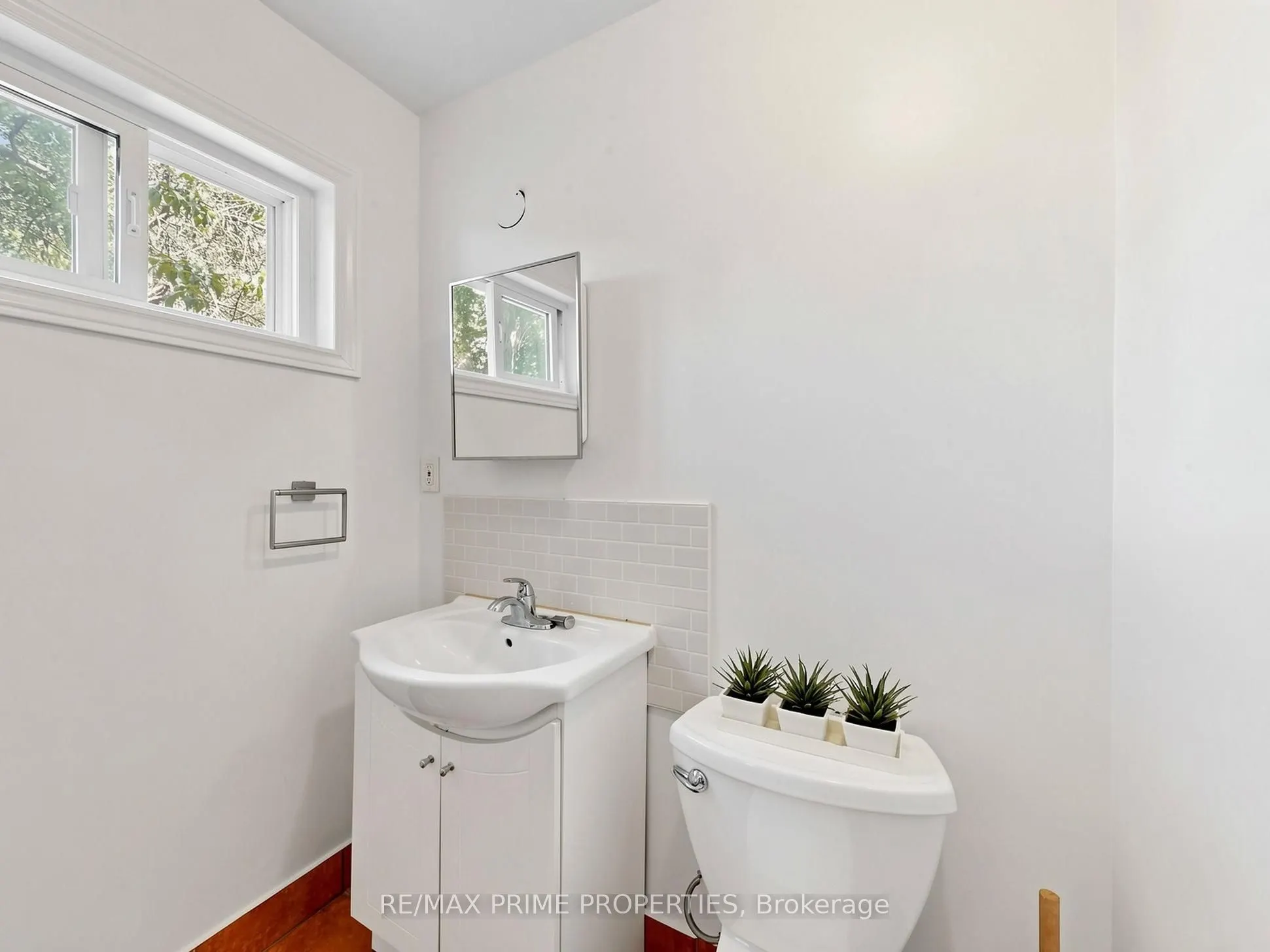18 Dentonia Park Avenue
