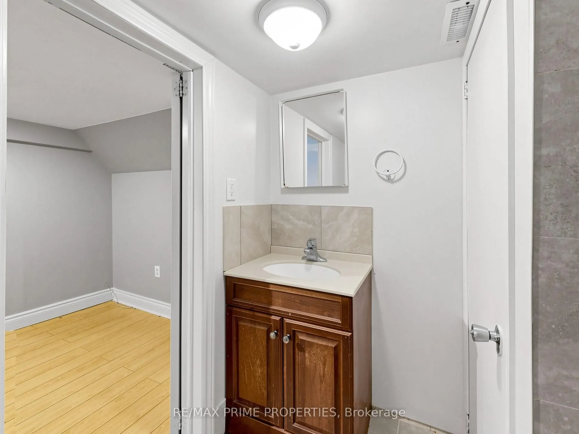 18 Dentonia Park Avenue