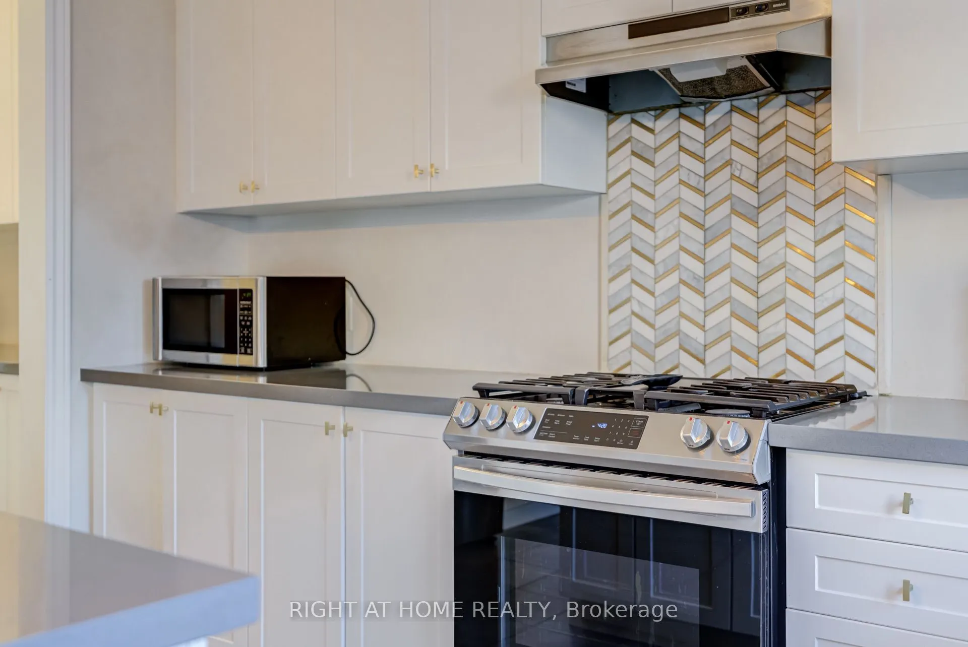 171 Crombie Street