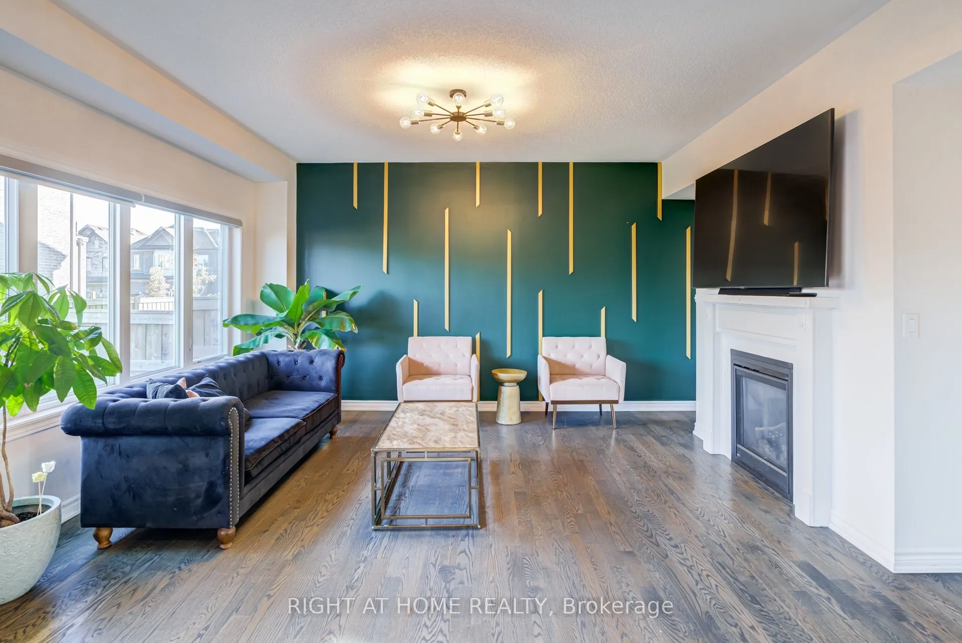171 Crombie Street