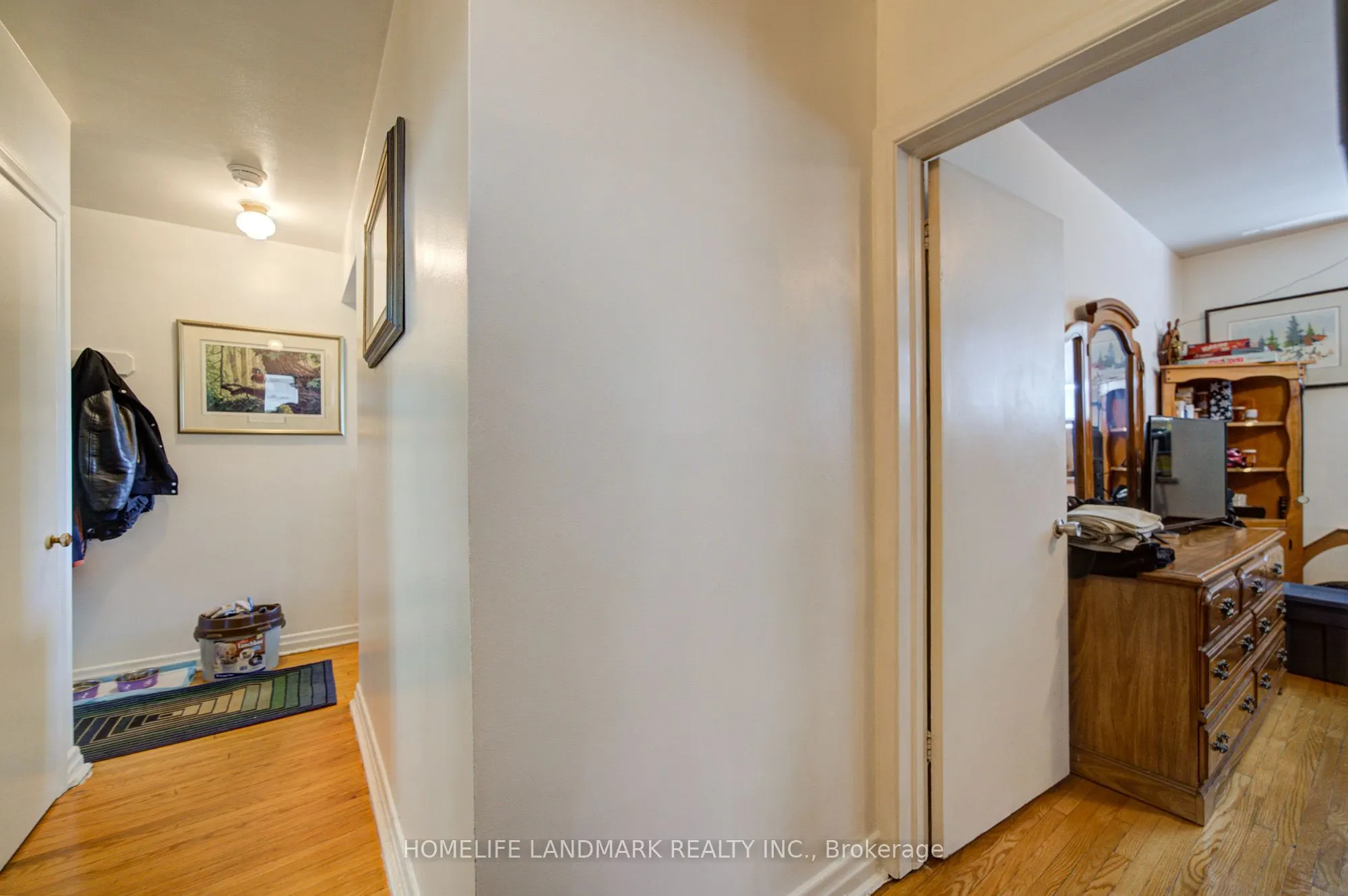 827 Cosburn Avenue