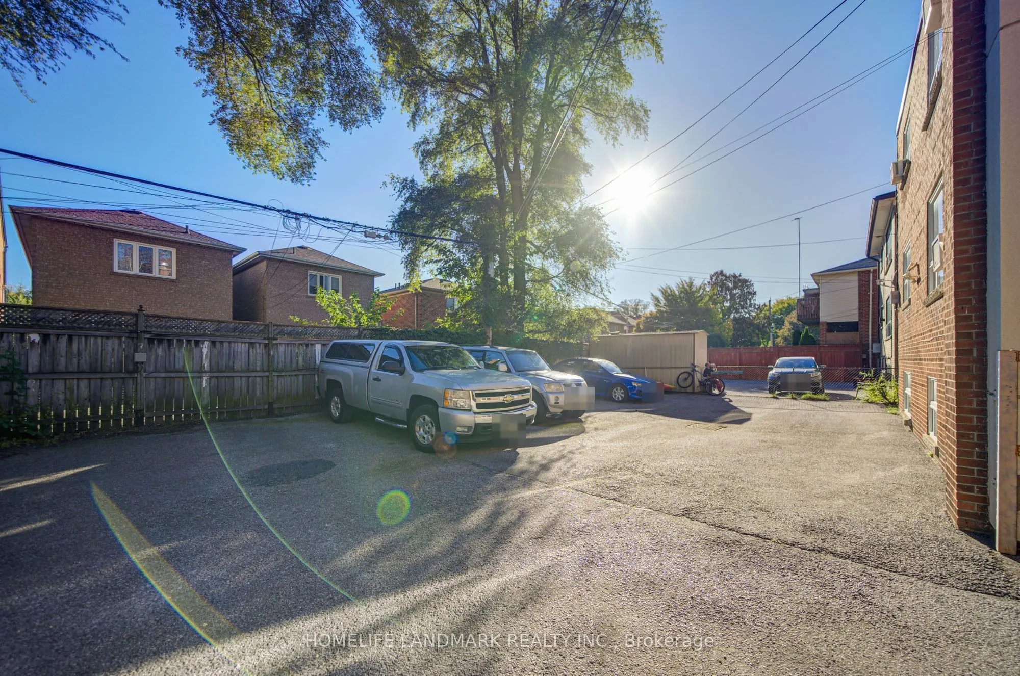 827 Cosburn Avenue