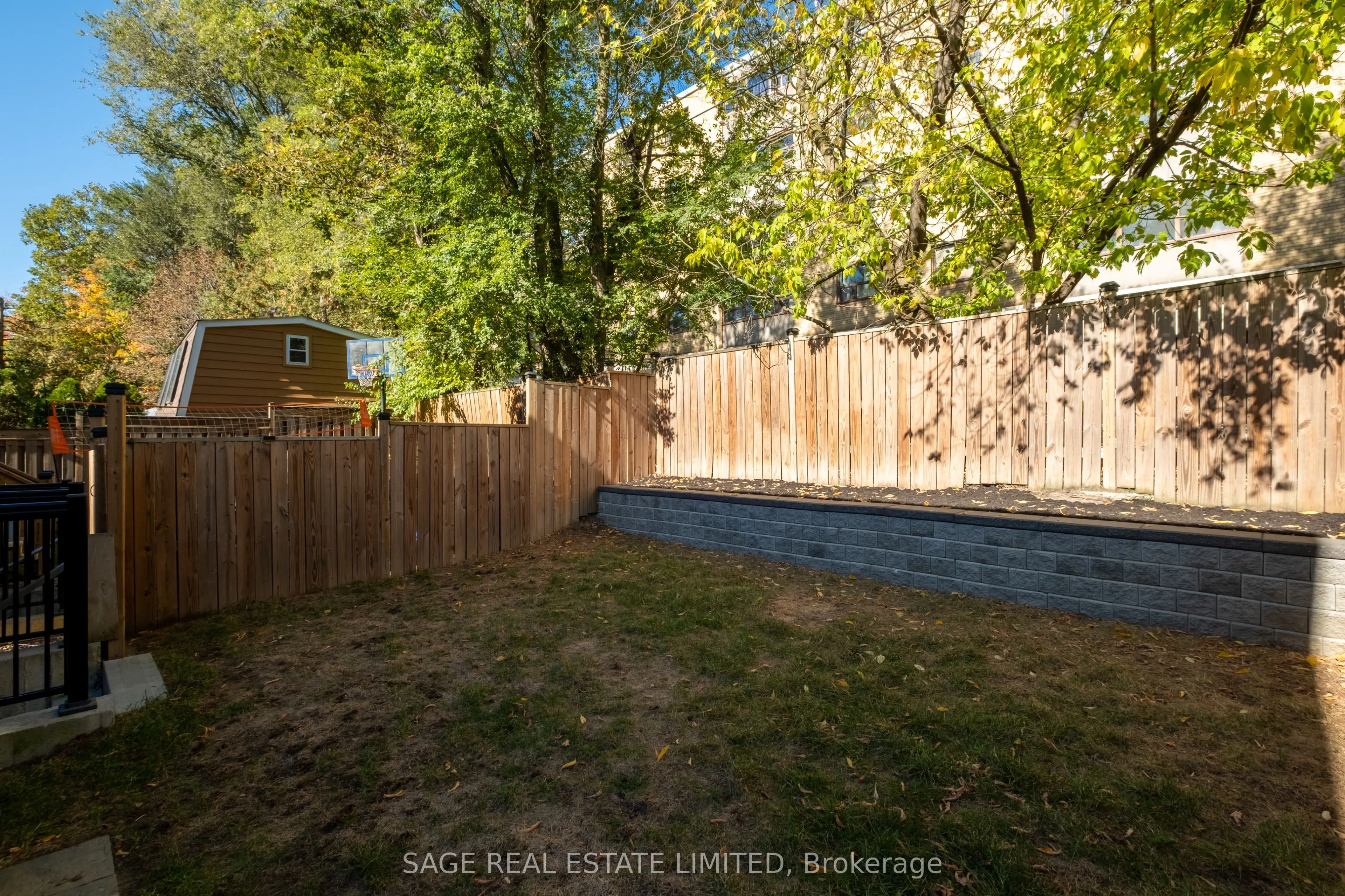 60 Rhydwen Avenue