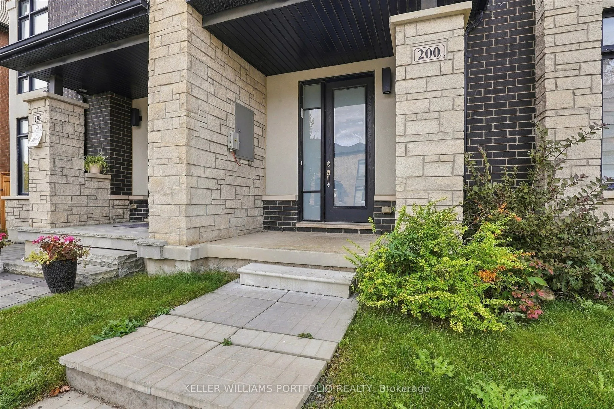200 Coronation Road