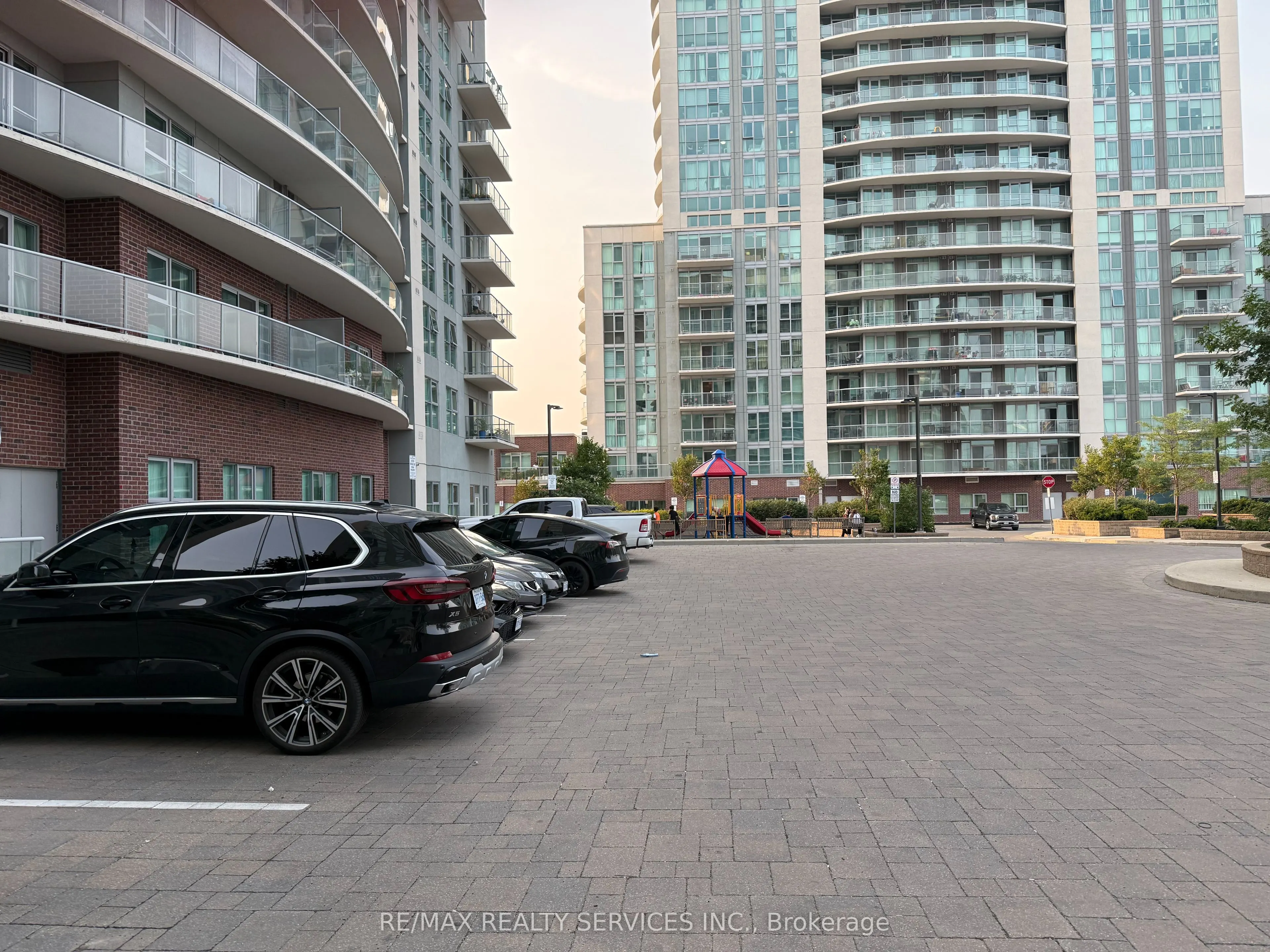 2150 Lawrence Avenue E #1806